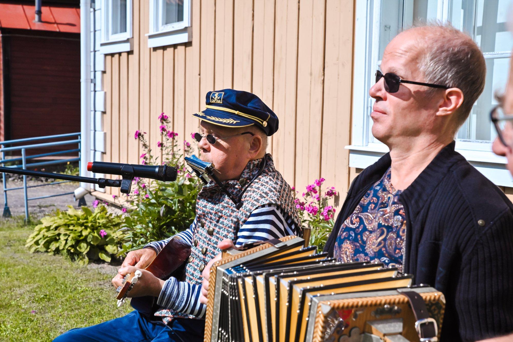 Kuidas teha bändi, kui selle liikmed teineteist kunagi näinud pole?