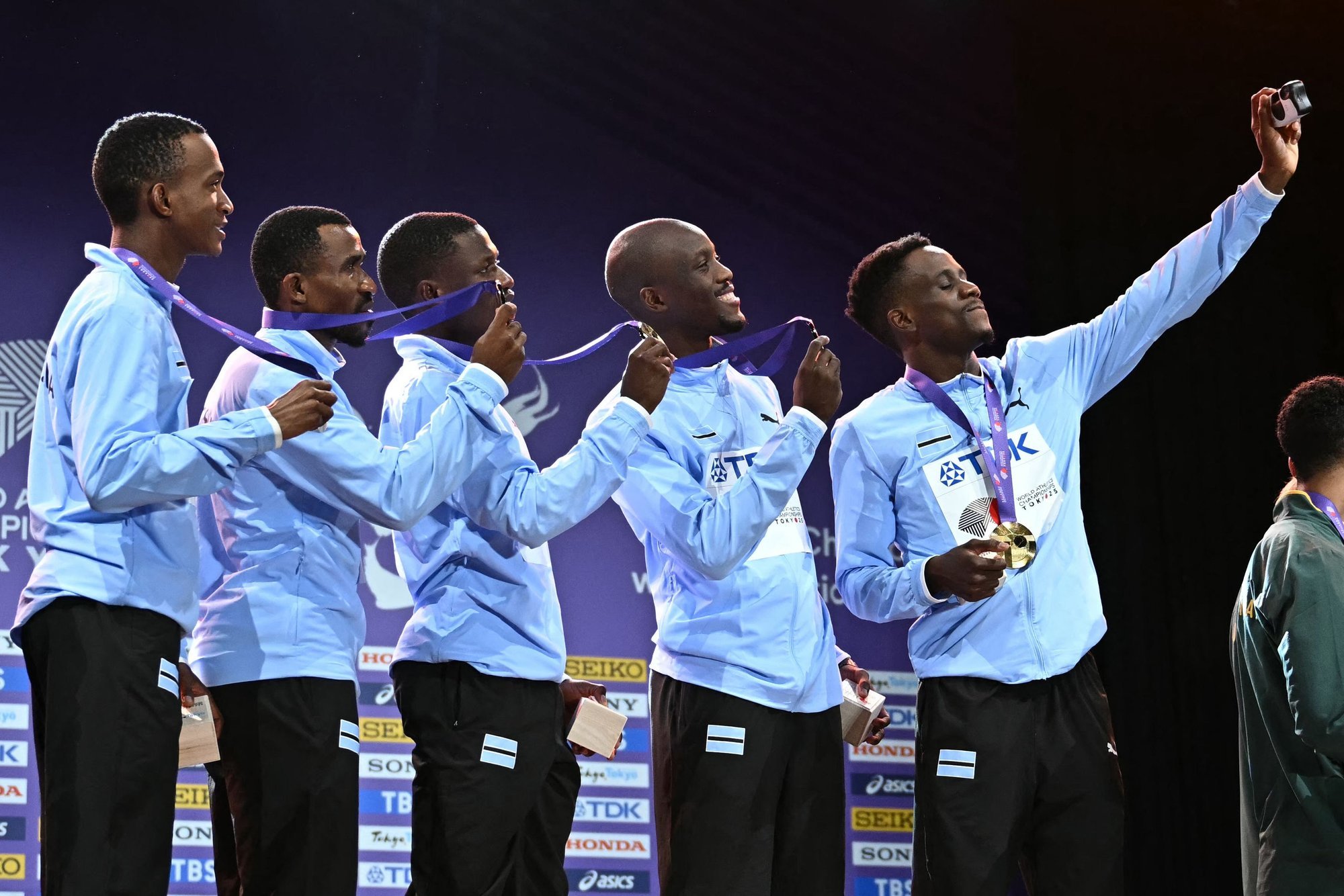 29. septembrist saab Tokyo MM-il triumfeerinud teateneliku auks Botswanas riigipüha