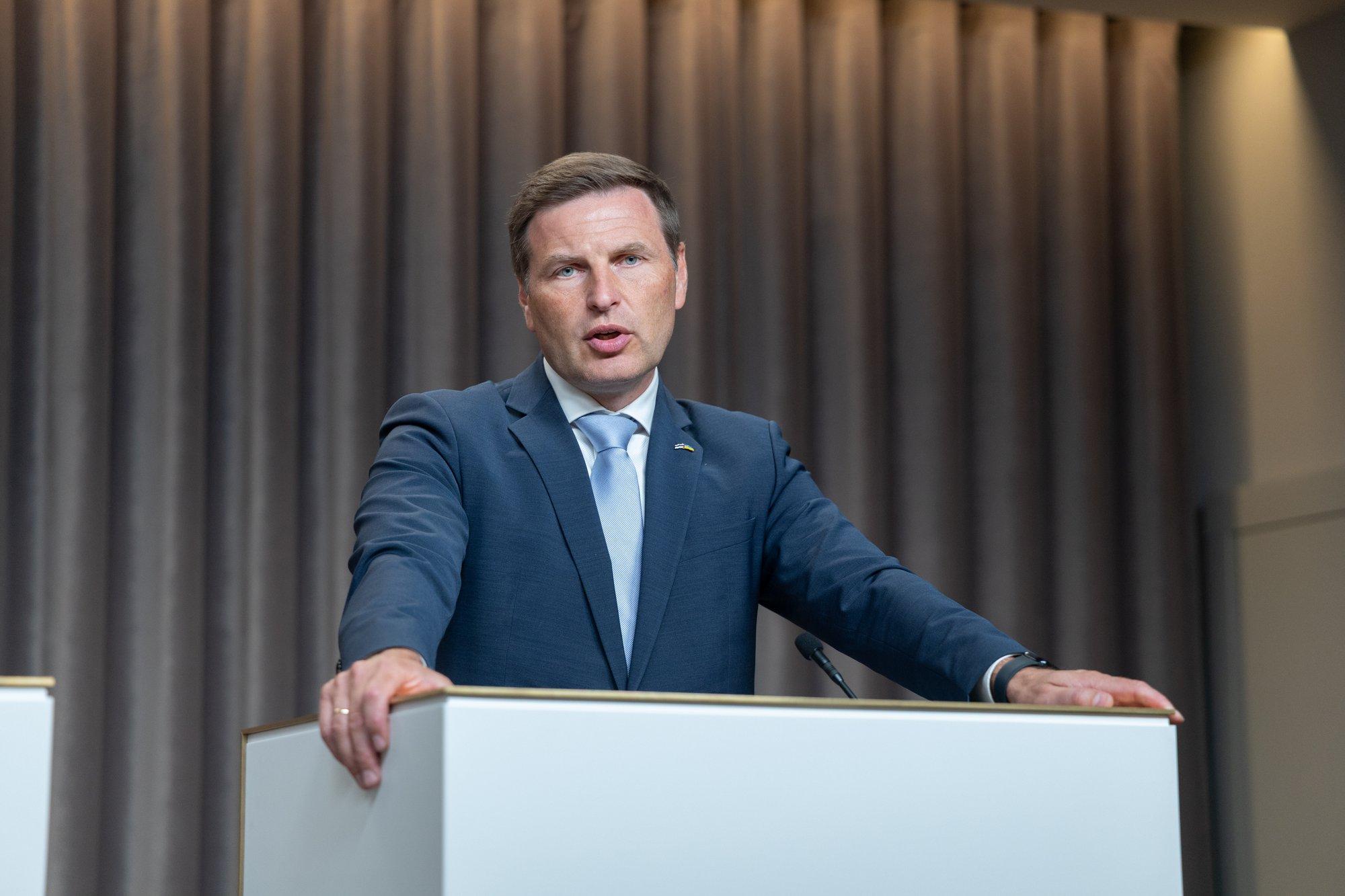 Kas kaitseminister astub tagasi? Pevkur ERR-ile: töötame riigikaitse tugevdamise nimel edasi