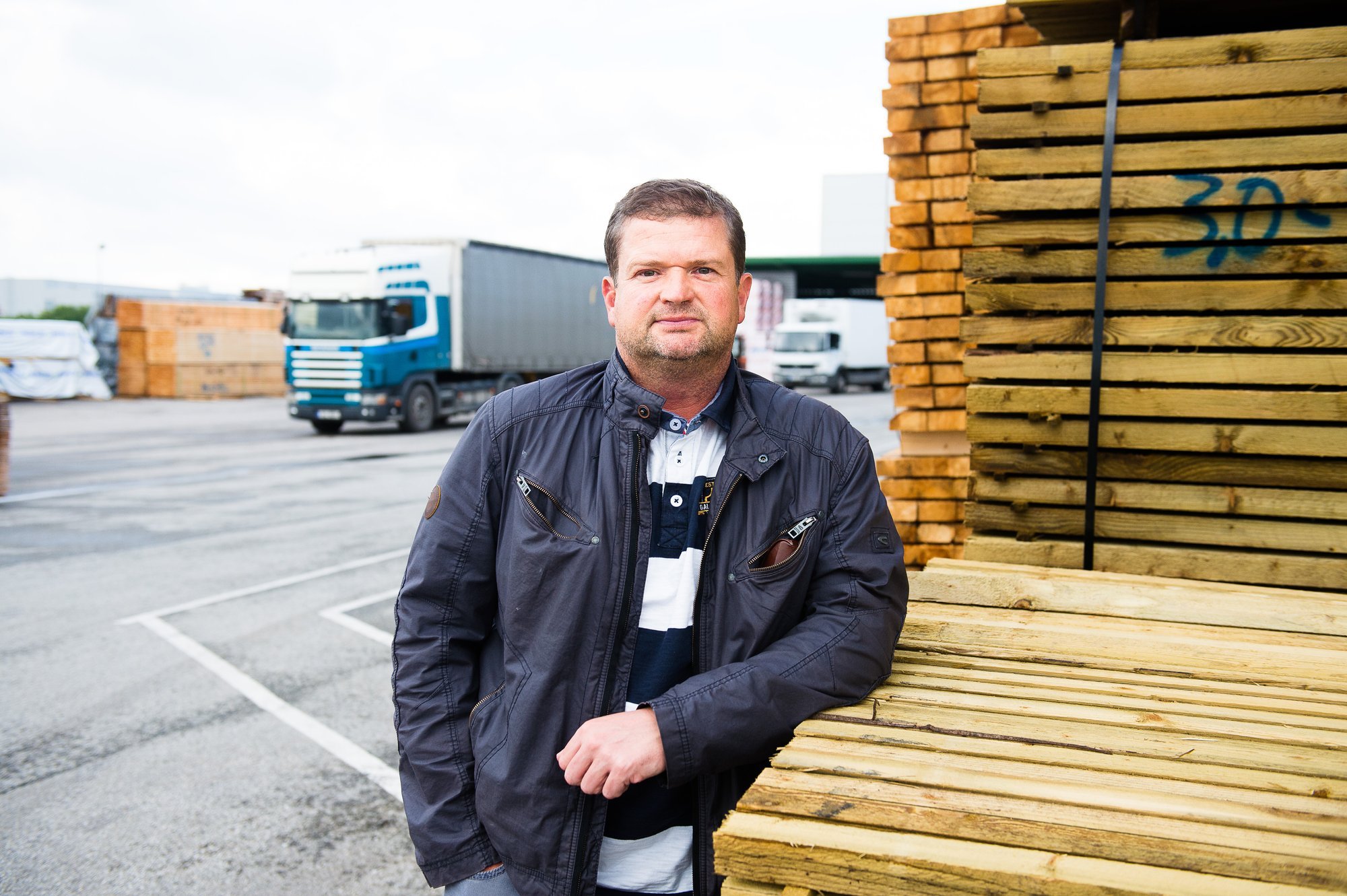 VIDEO | Viimsi volikogu esimees maksis valla rahast kinni reklaamsaate Eesti 200 poliitikutega. Volikogu liige: see on avaliku raha kuritarvitamine