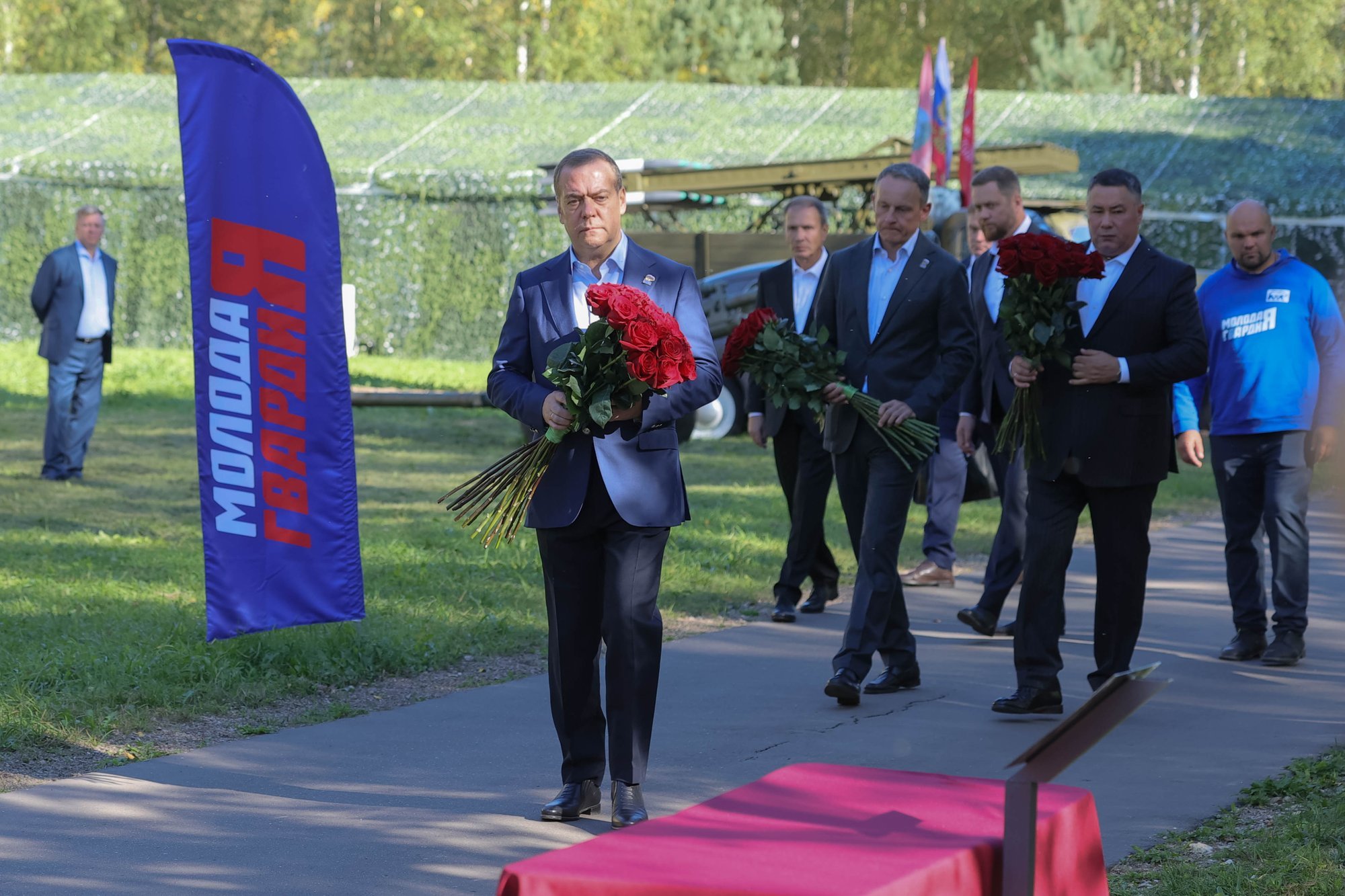 Medvedev: Venemaa jälitab kõiki riike ja isikuid, kes üritavad tema vara arestida