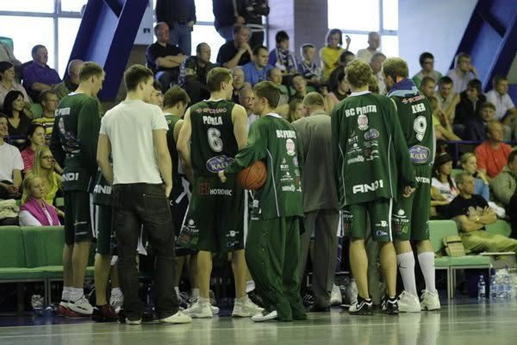 KOMMENTAAR | Distsiplinaarmeede, mis sütitas pidutsemisega vahele jäänud mängijate silmis uue tulukese