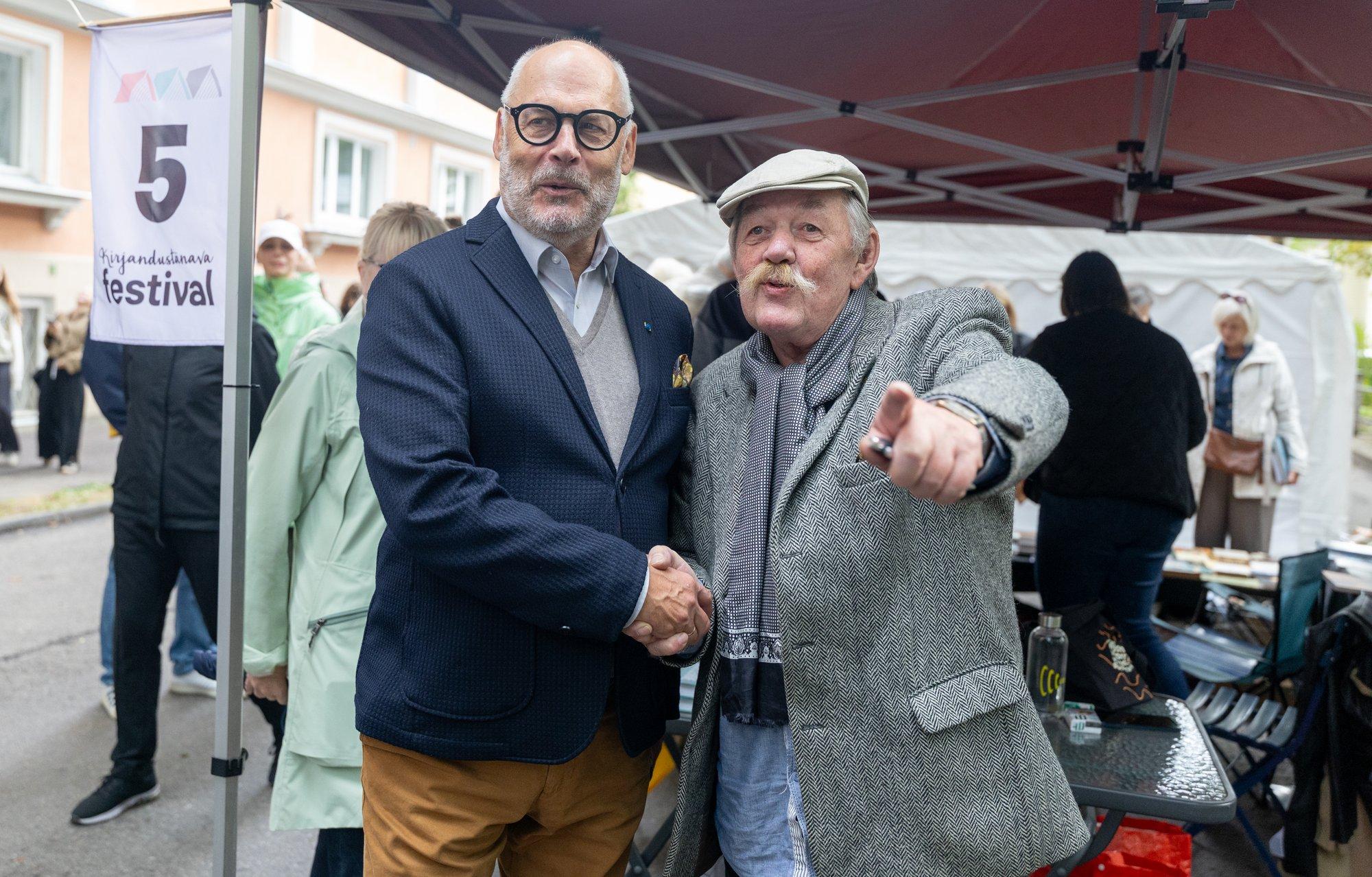 FOTOD | Lugemishuvilised kogunesid kirjandustänava festivalile. Kohal oli ka president Alar Karis