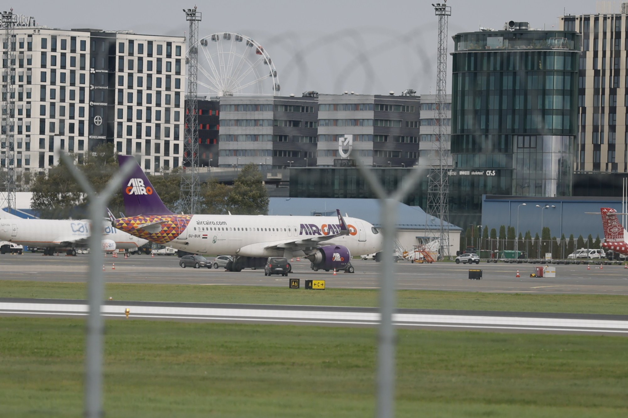 FOTOD | Tallinnas maandus taas Peterburi suundunud lennuk