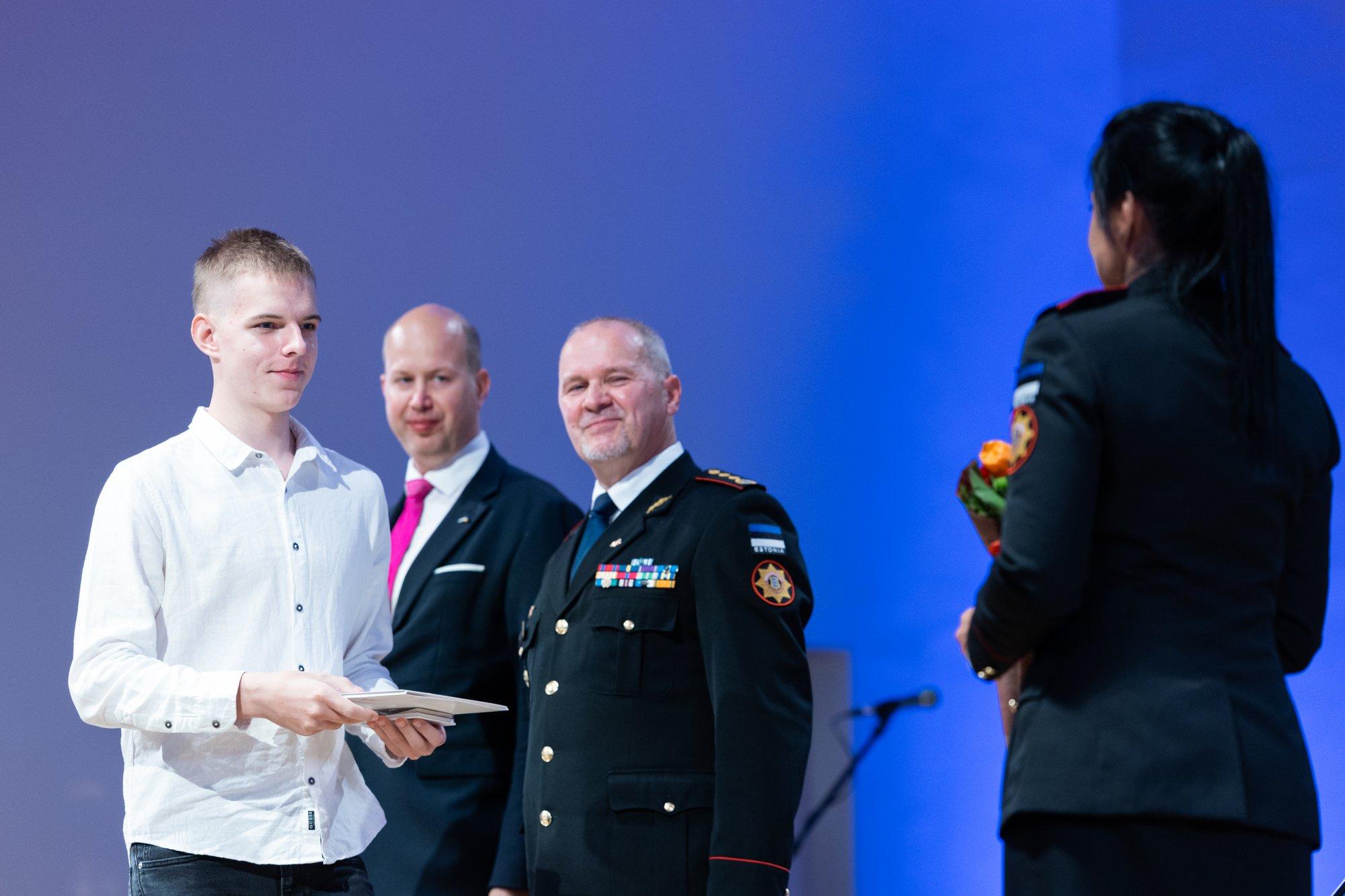 VIDEOD ja FOTOD | „Ilus žest!“ Päästeamet tunnustas Estonia kontserdisaalis elupäästjaid