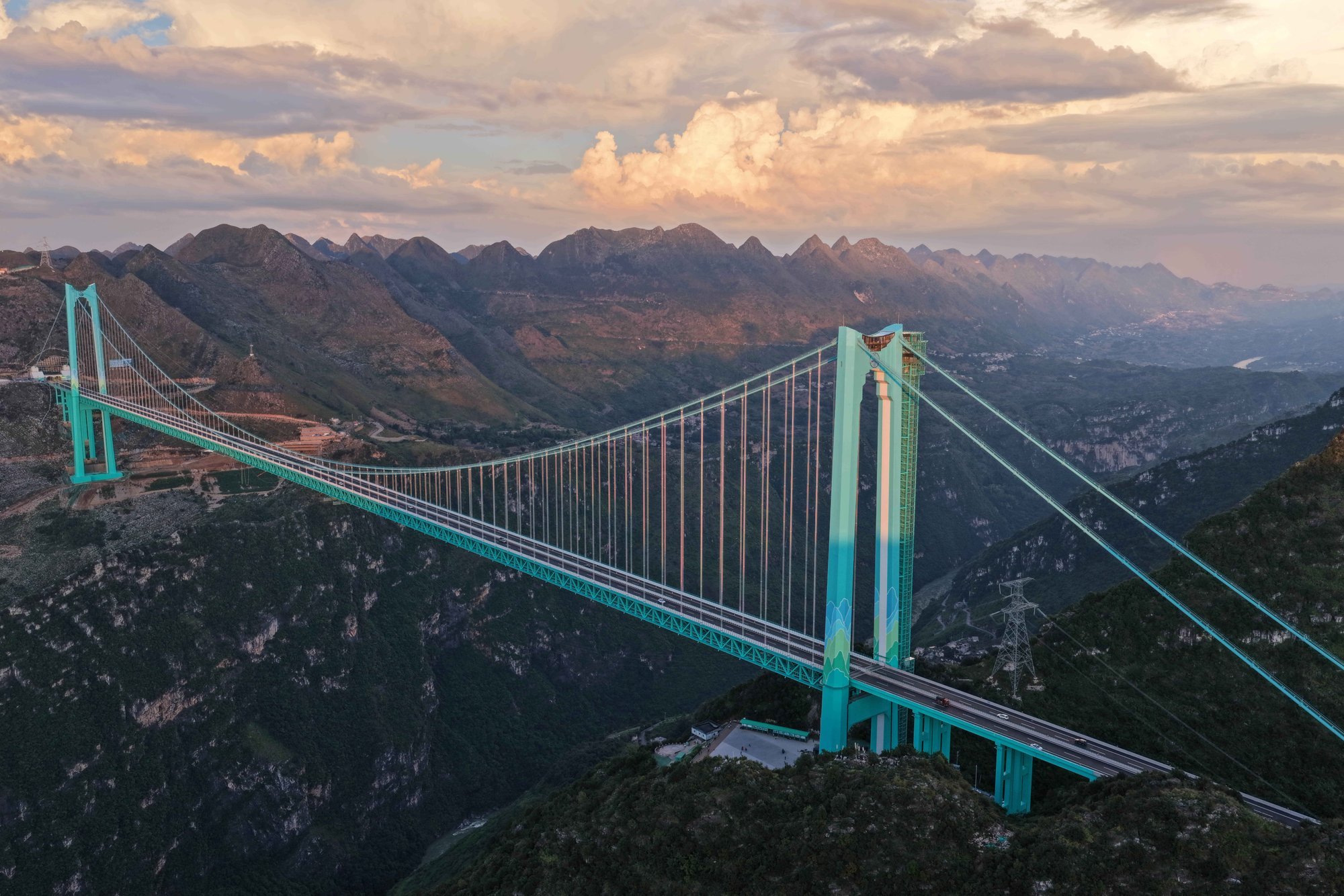 VIDEO | Hiina avas ametlikult maailma kõrgeima silla