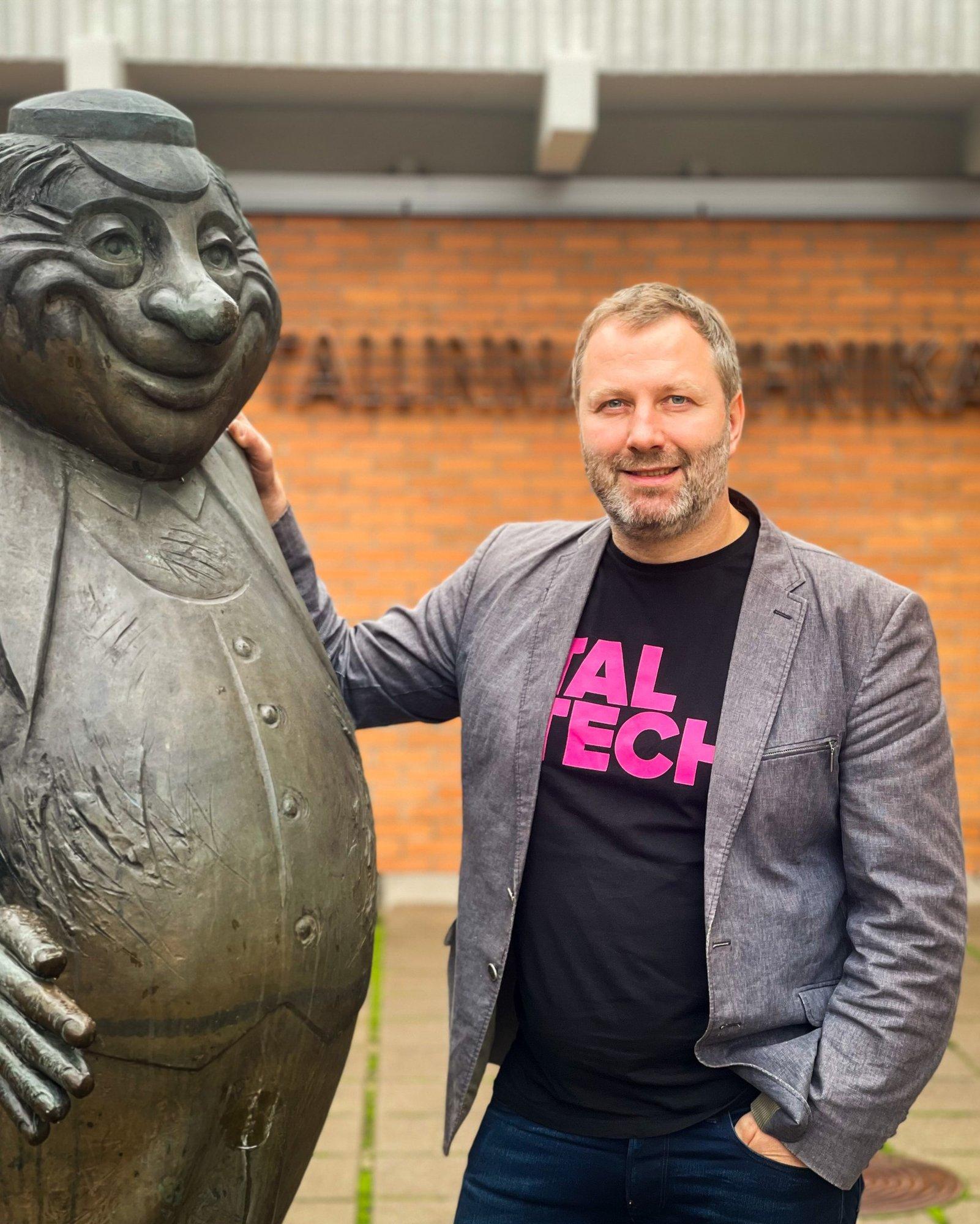 Uuel töökohal alustav Kristjan Hirmo: kui inimesel on huvi, siis ta võiks elus proovida erinevaid asju