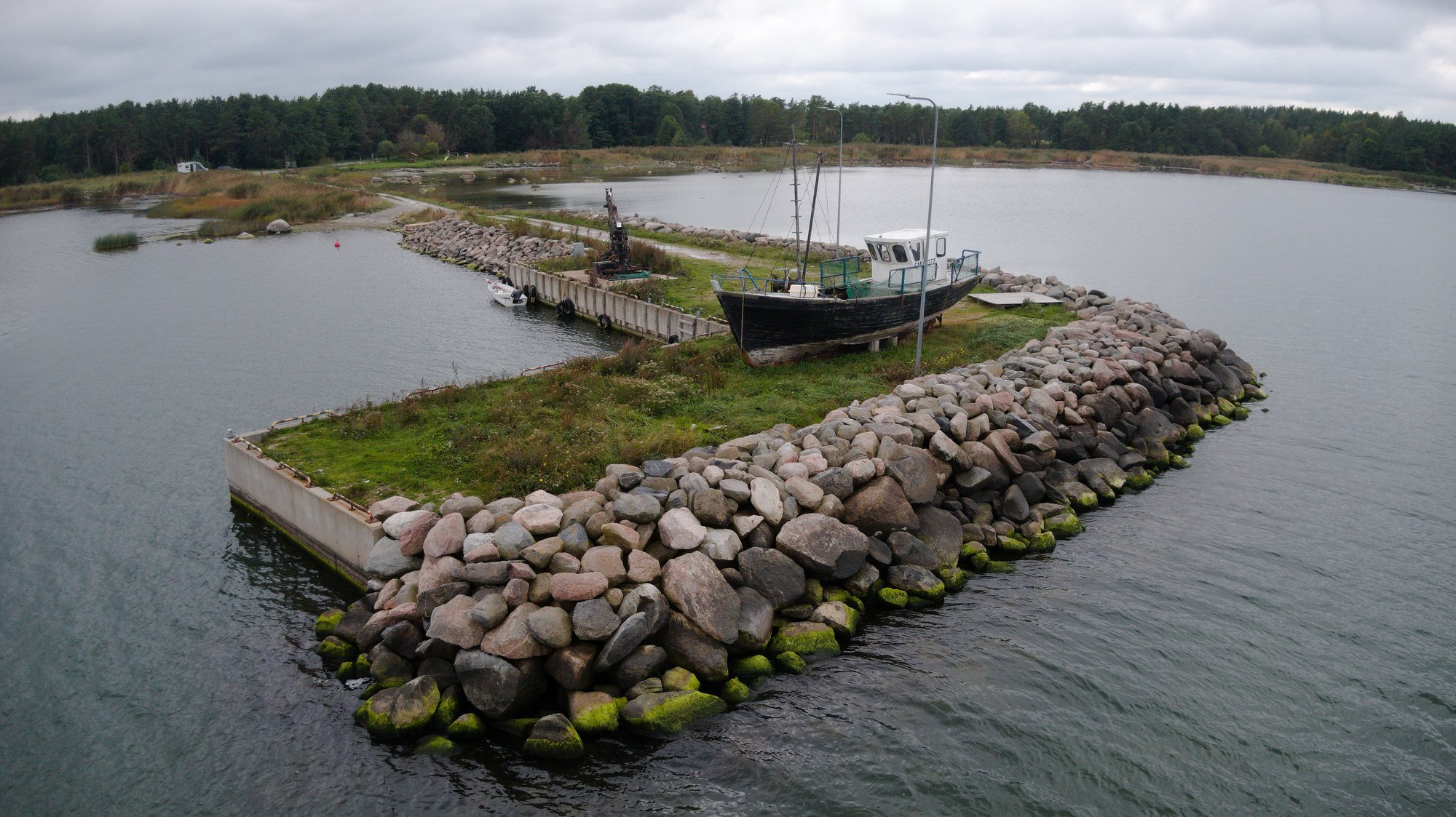 Saaremaa vald sai endale tasuta sadama. Võlg jäi vedelema MTÜsse