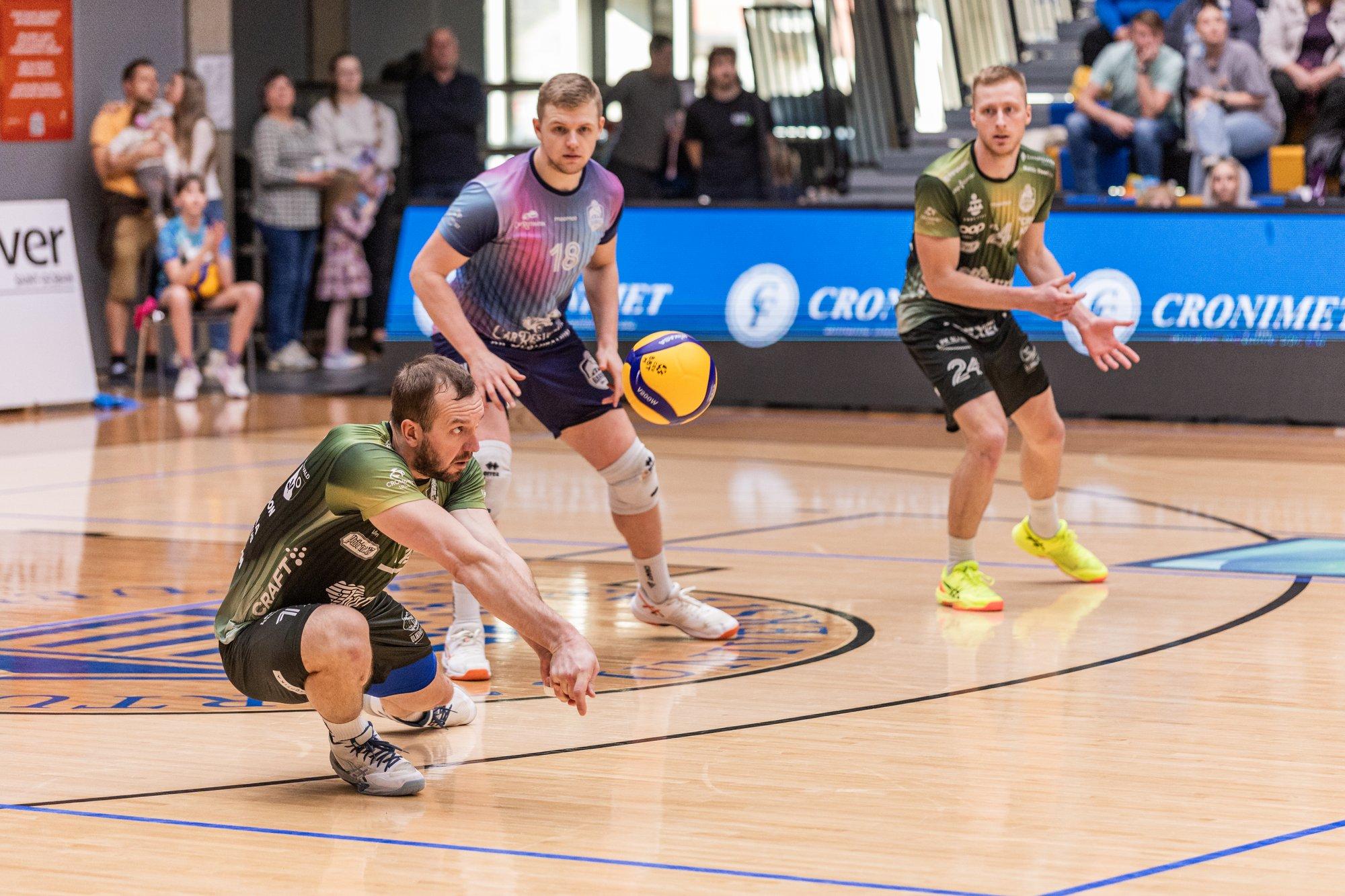 Pärnu Võrkpalliklubi alistas Võru Barruse kuivalt