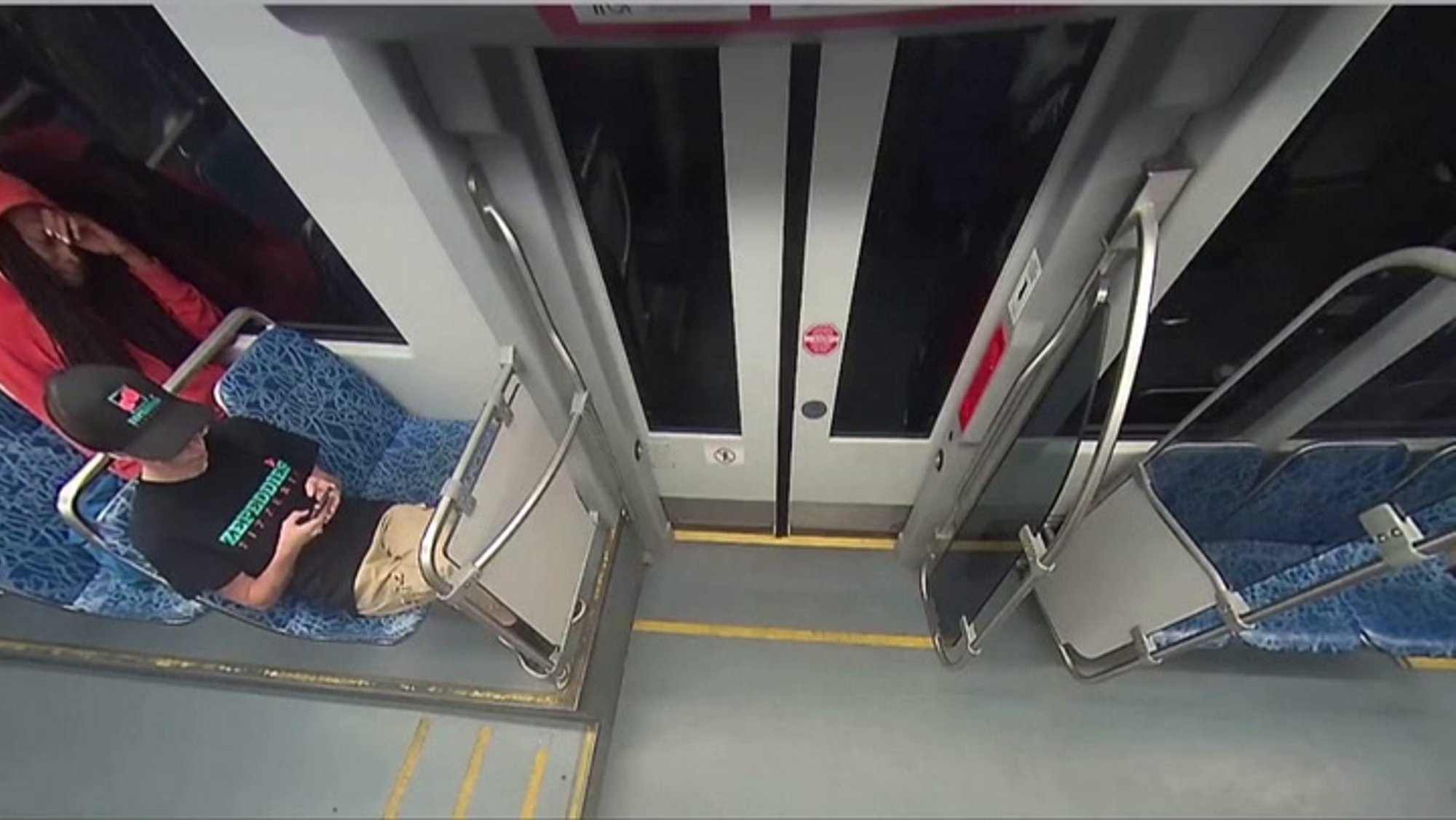 VALVEKAAMERA VIDEO | Ühes USA rongis tapeti Ukraina sõjapõgenik. Trump seostab tapmist demokraatidega