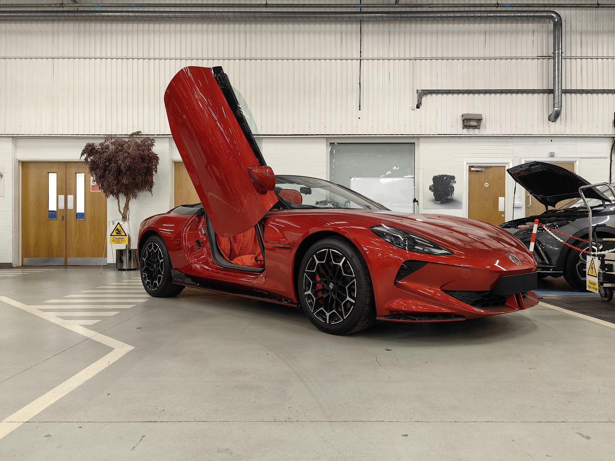 KUULA | „Istmesoojenduse“ 228. osa: kas Hiina autod vallutavad tõesti maailma?