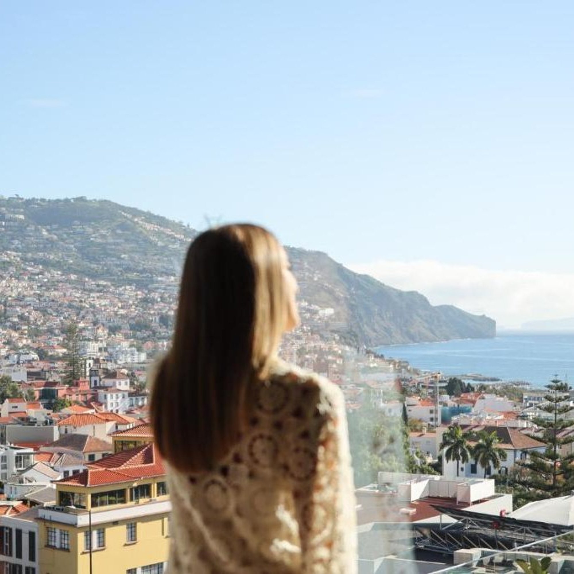 Kõlab uskumatult. Kiiresti edukaks saanud väike reisibüroo maksab töötajaile peaministri palka