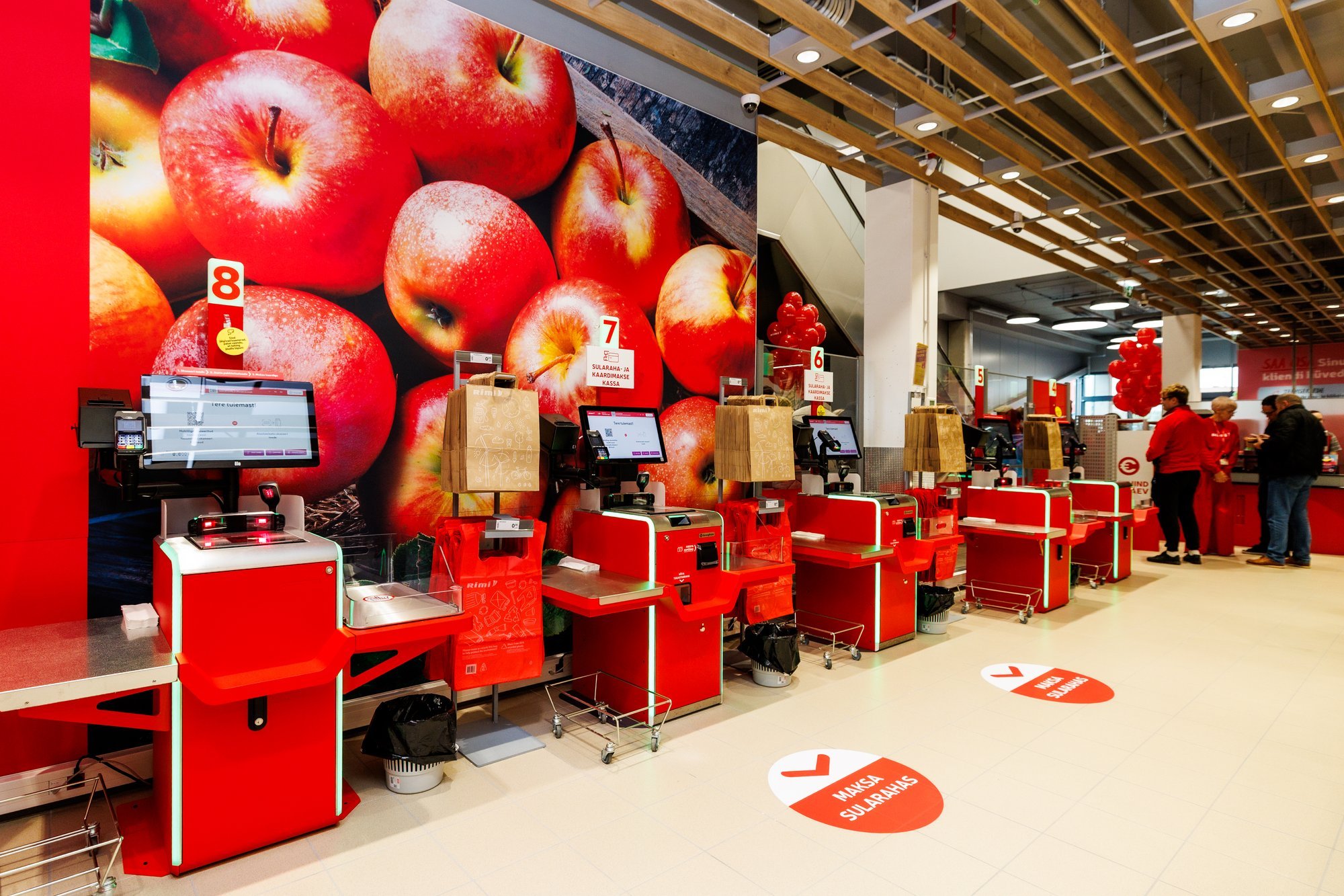 Rimi juht: kauplusi pole mõtet varem sulgeda, kuni müüjate palk ei küündi 2000 euroni