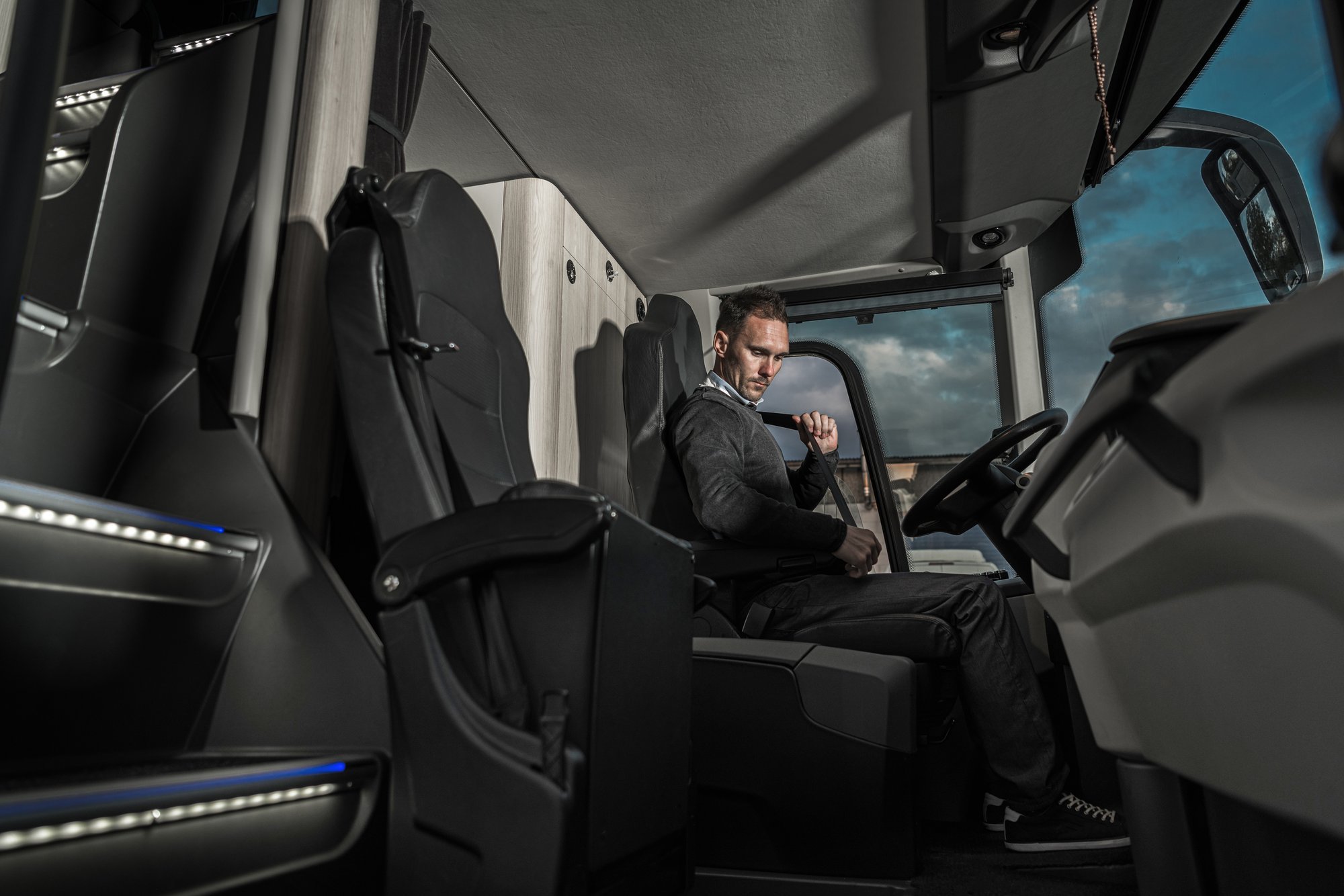 LUGEJA KÜSIB | Kas tööandja võib bussijuhi jälgimiseks paigaldada bussi kaamera?