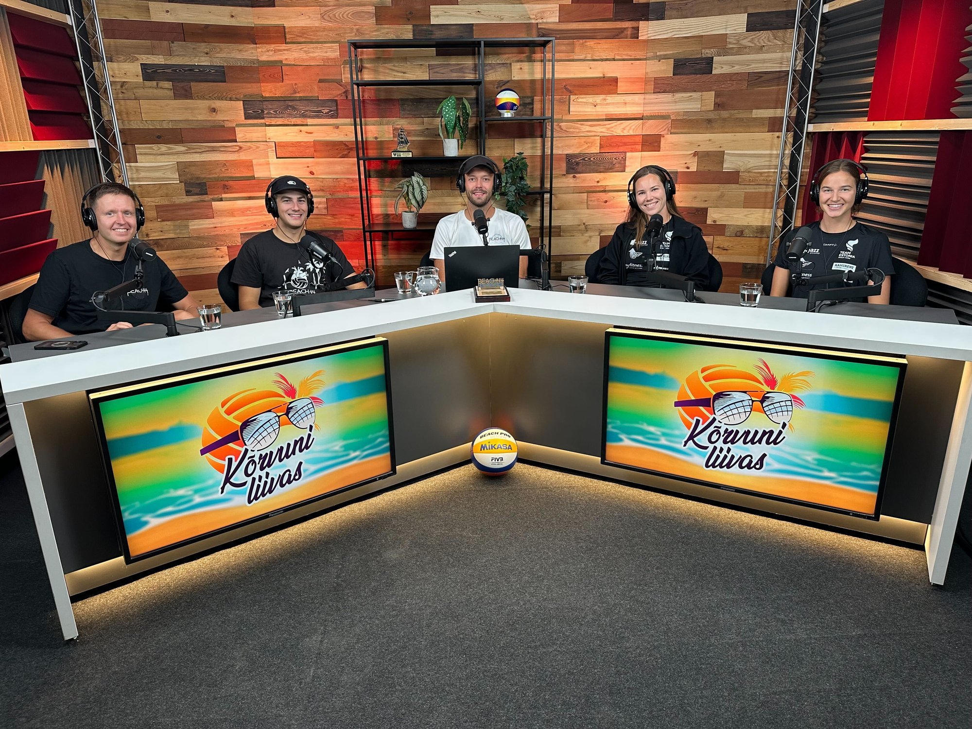 „Kõrvuni liivas“ | Kuidas Rivo Vesiku targad käigud viisid Eesti esipaari ühe kuuga loobumismõtete juurest maailma tippude sekka