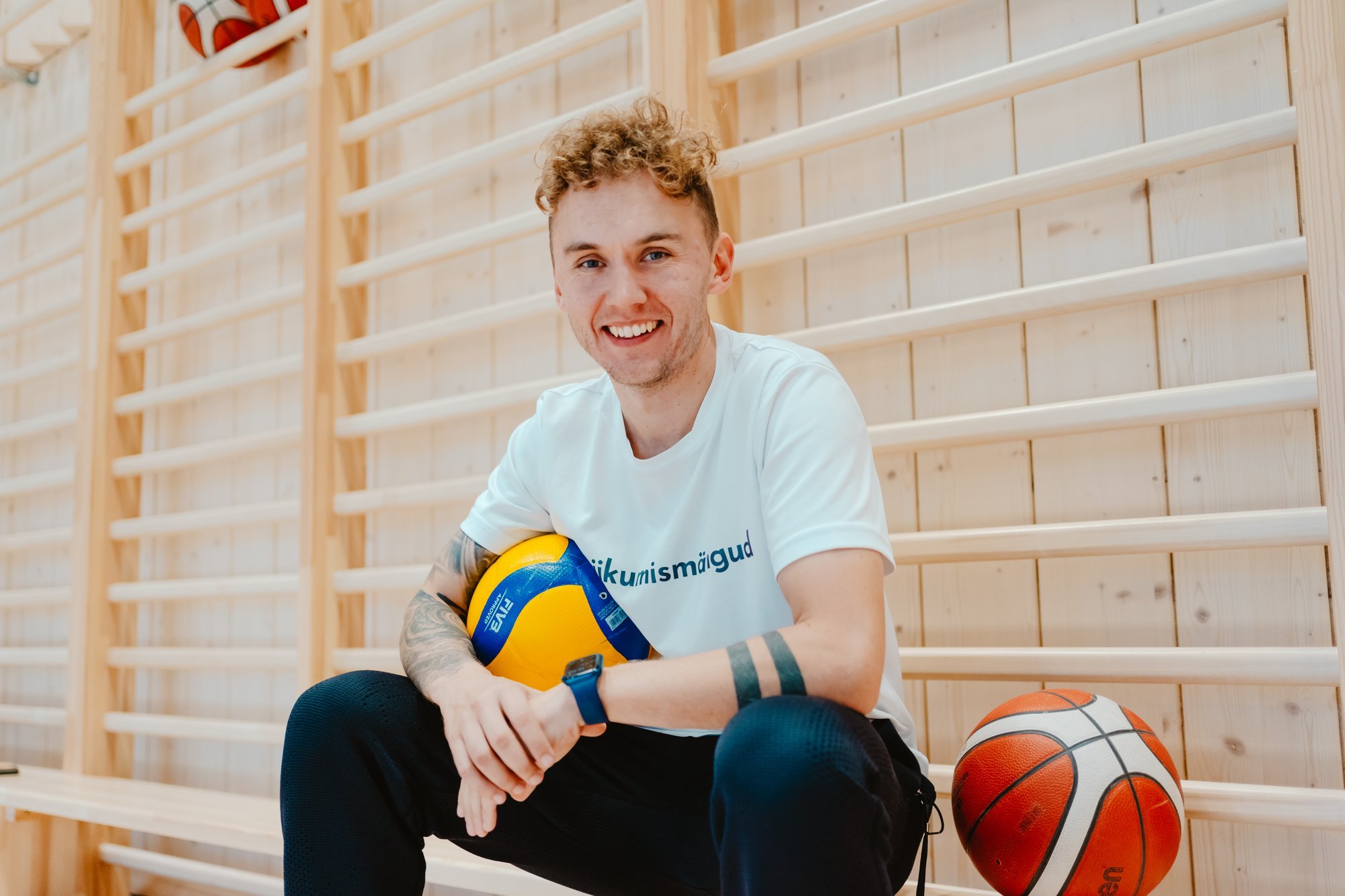 Koolis ja sotsiaalmeedias lapsi liikuma suunav õpetaja Siim: tänu TikToki kontole sain õpilastelt „tänavakrediiti“ ikka väga palju