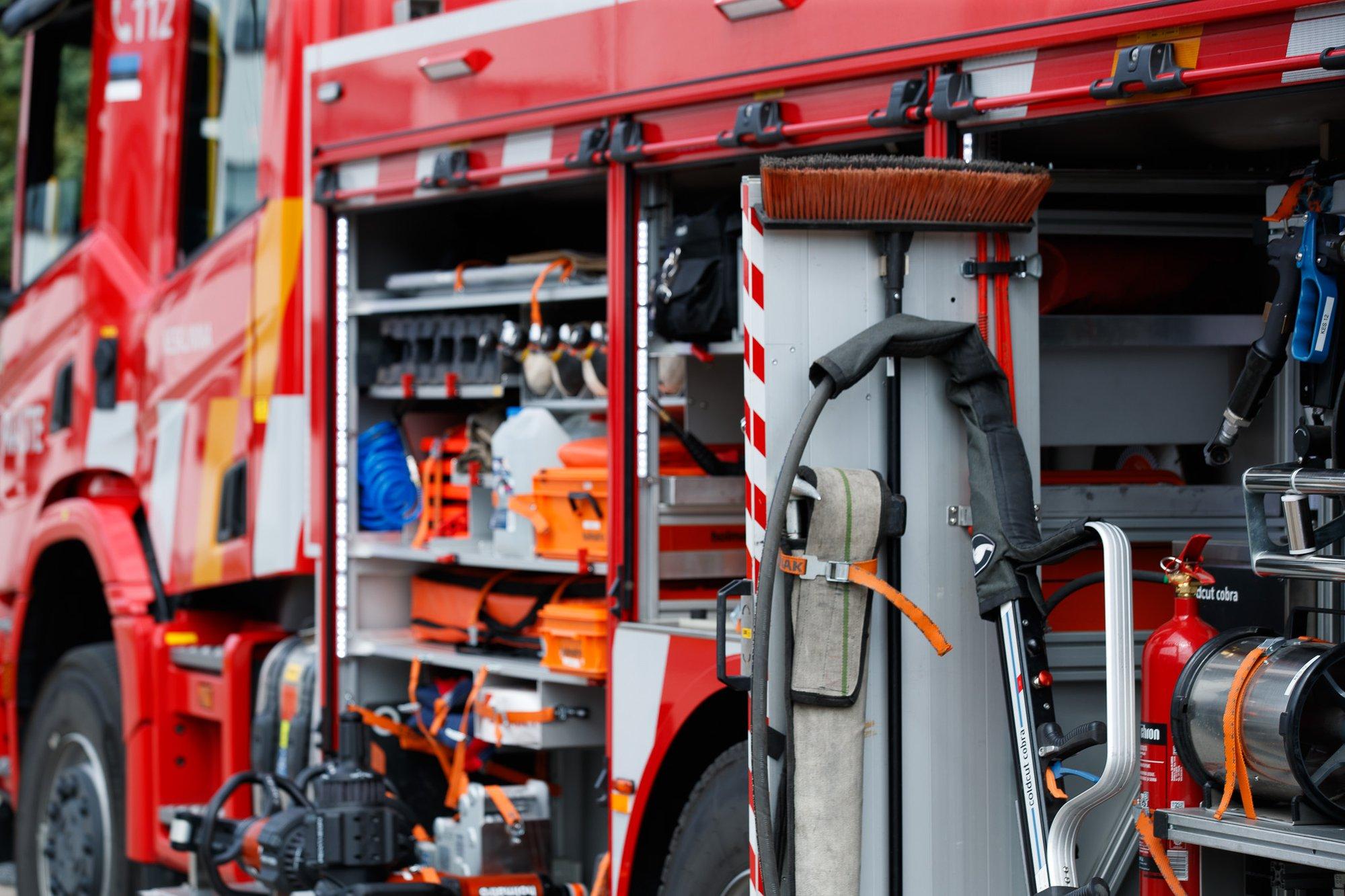 Viimsi vallas Miiduranna sadamas põleb kalalaev