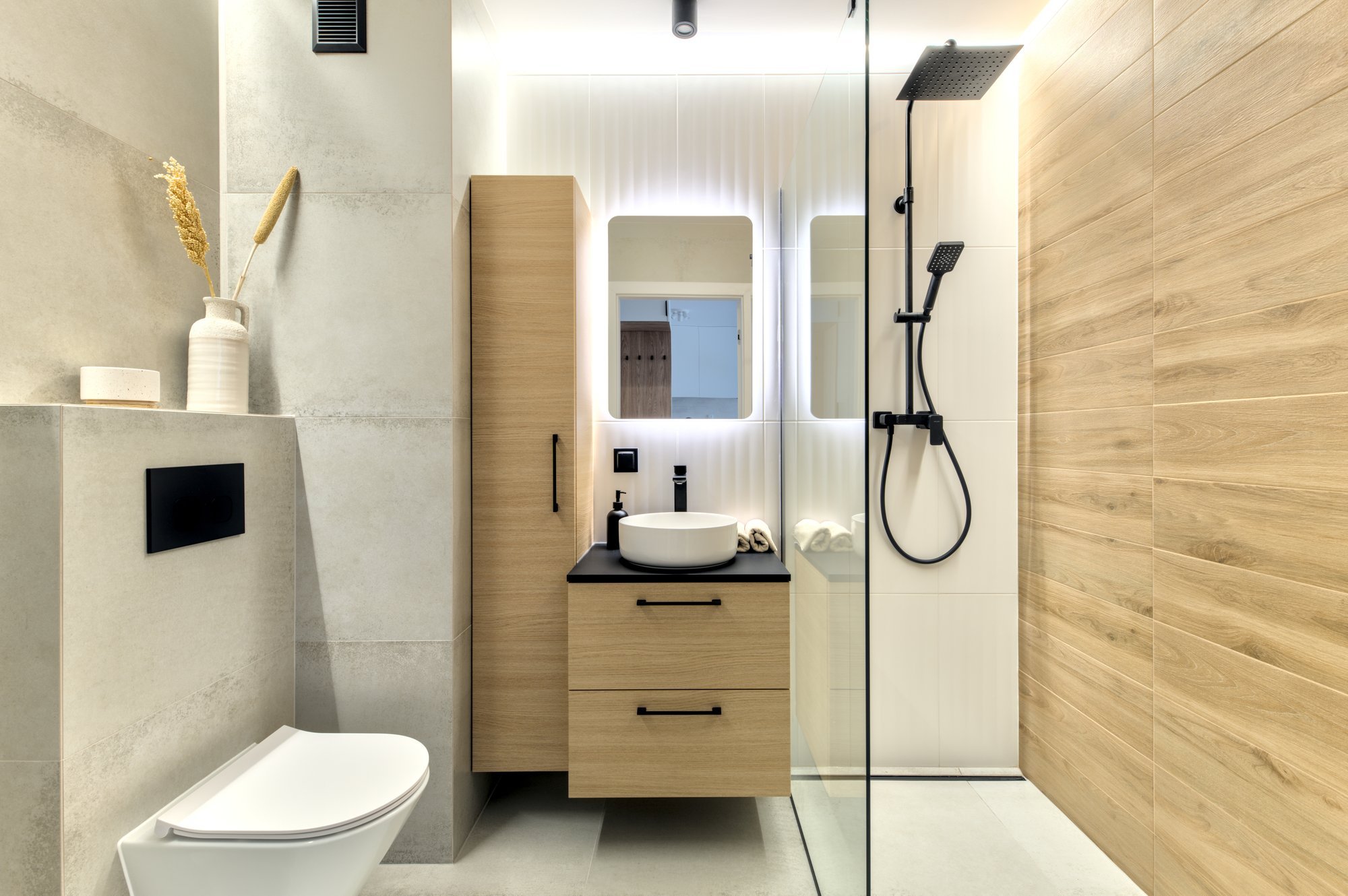 Puudulik ventilatsioon toob vannitoas kaasa palju probleeme. Kas tead, mis aja jooksul peab kondensaat vannitoast kaduma?