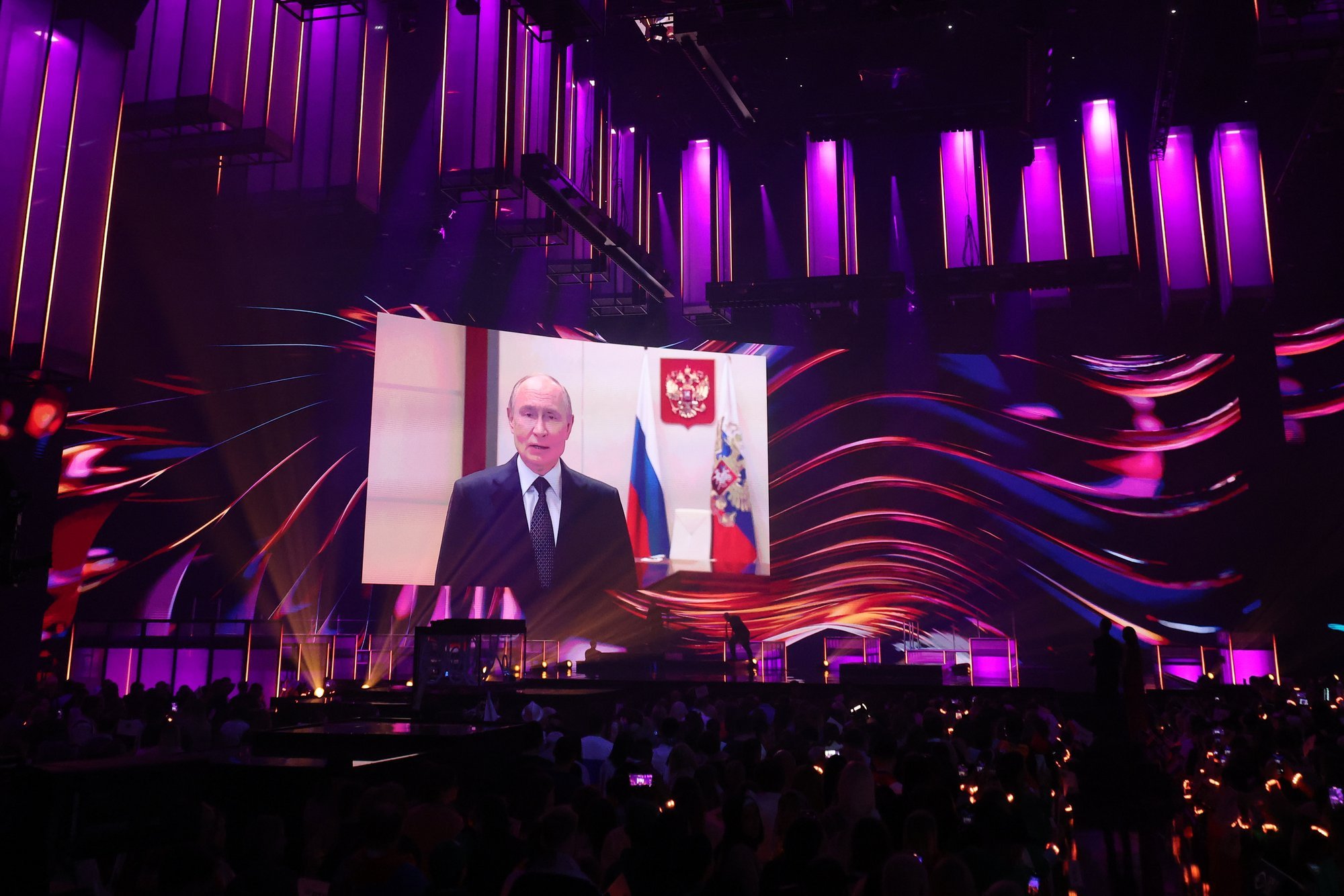 Putini kodukootud „Eurovision“ algas suure segadusega, kui USA artist plehku pani