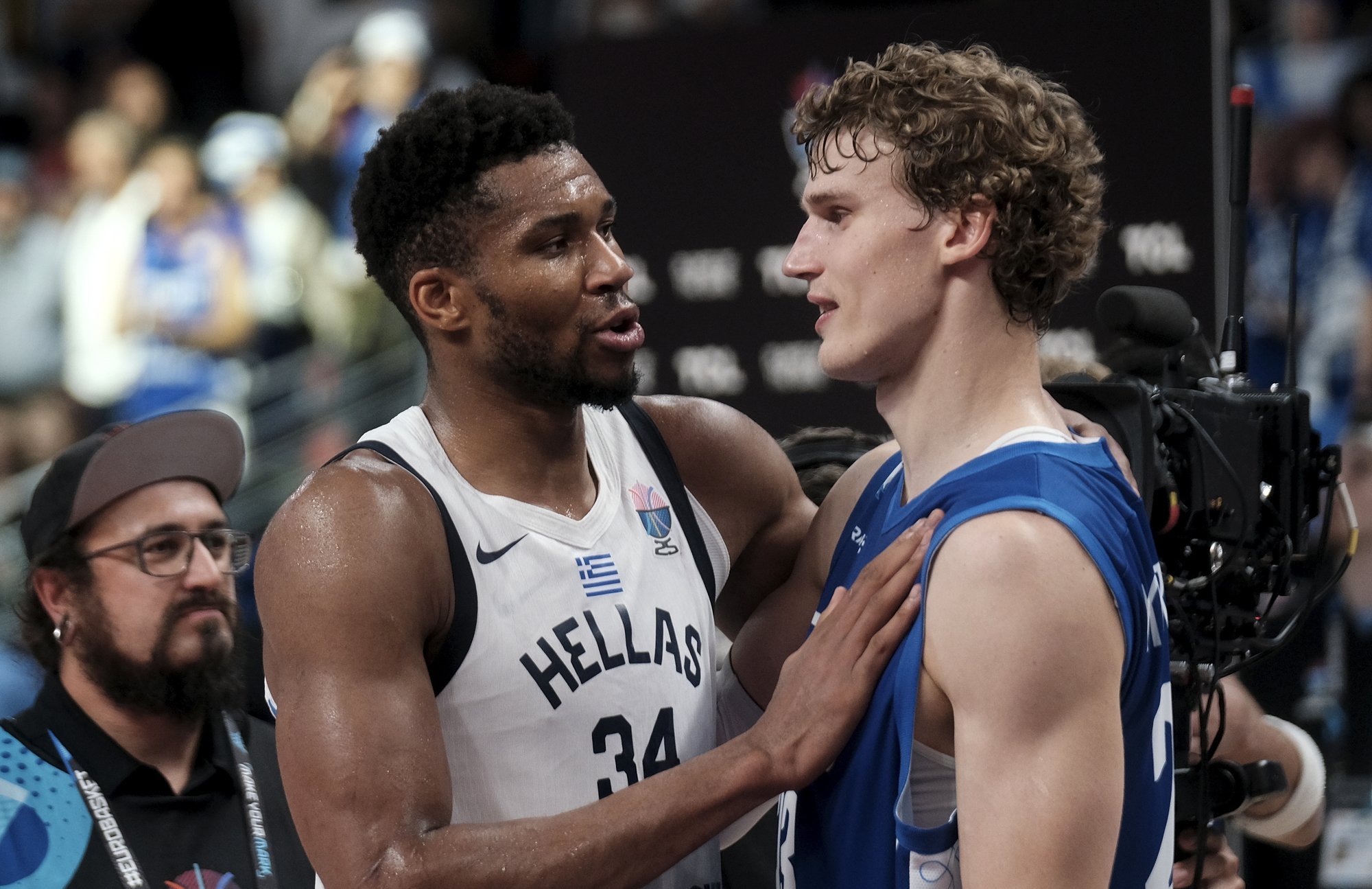 Soome koondise kojulend EMilt hilines, korvpallurid tegid lennujaamas kena žesti