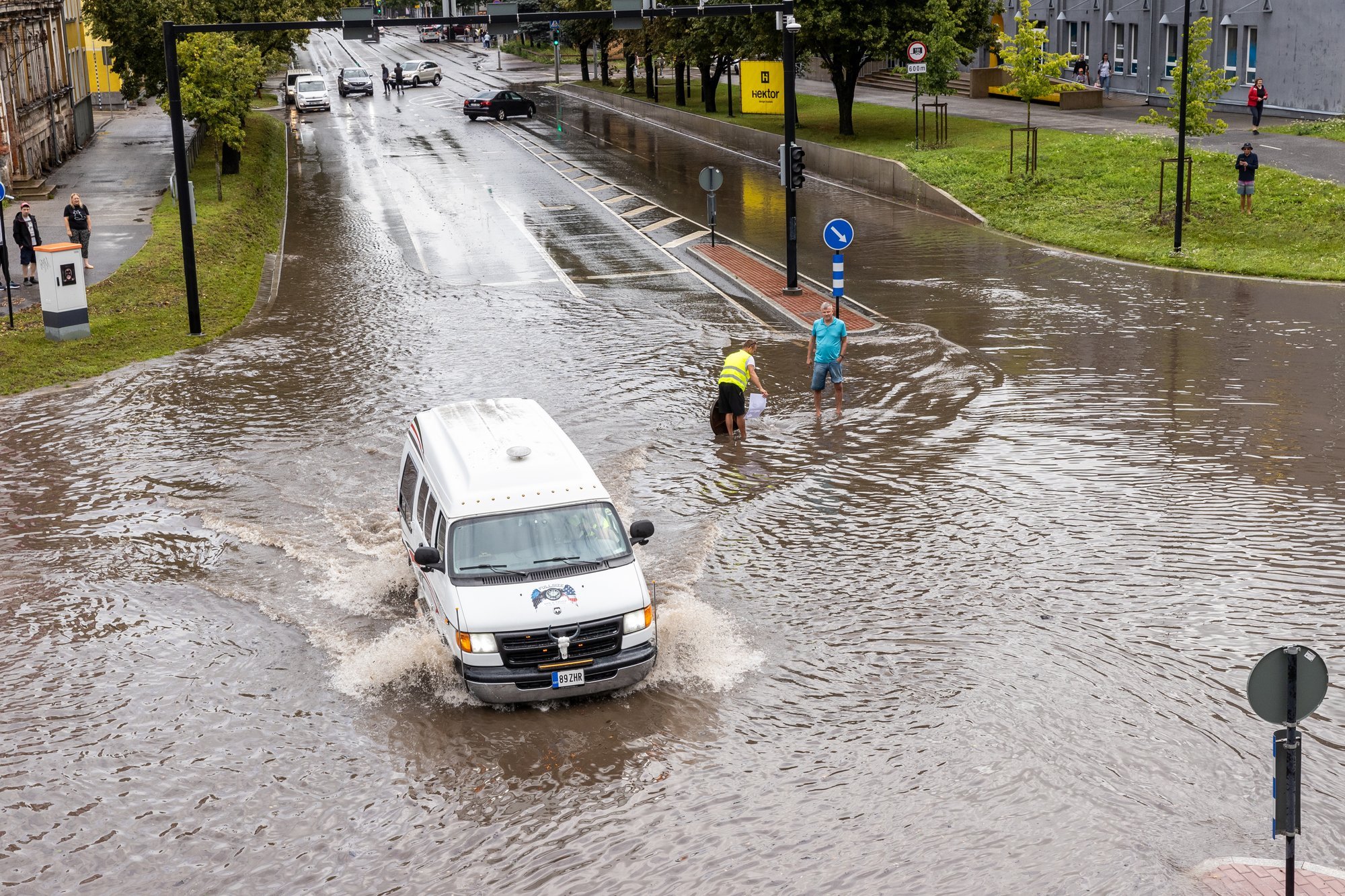 ILMATEADE | Läheb tormiseks! Valmis tuleb olla suuremaks sajuhulgaks