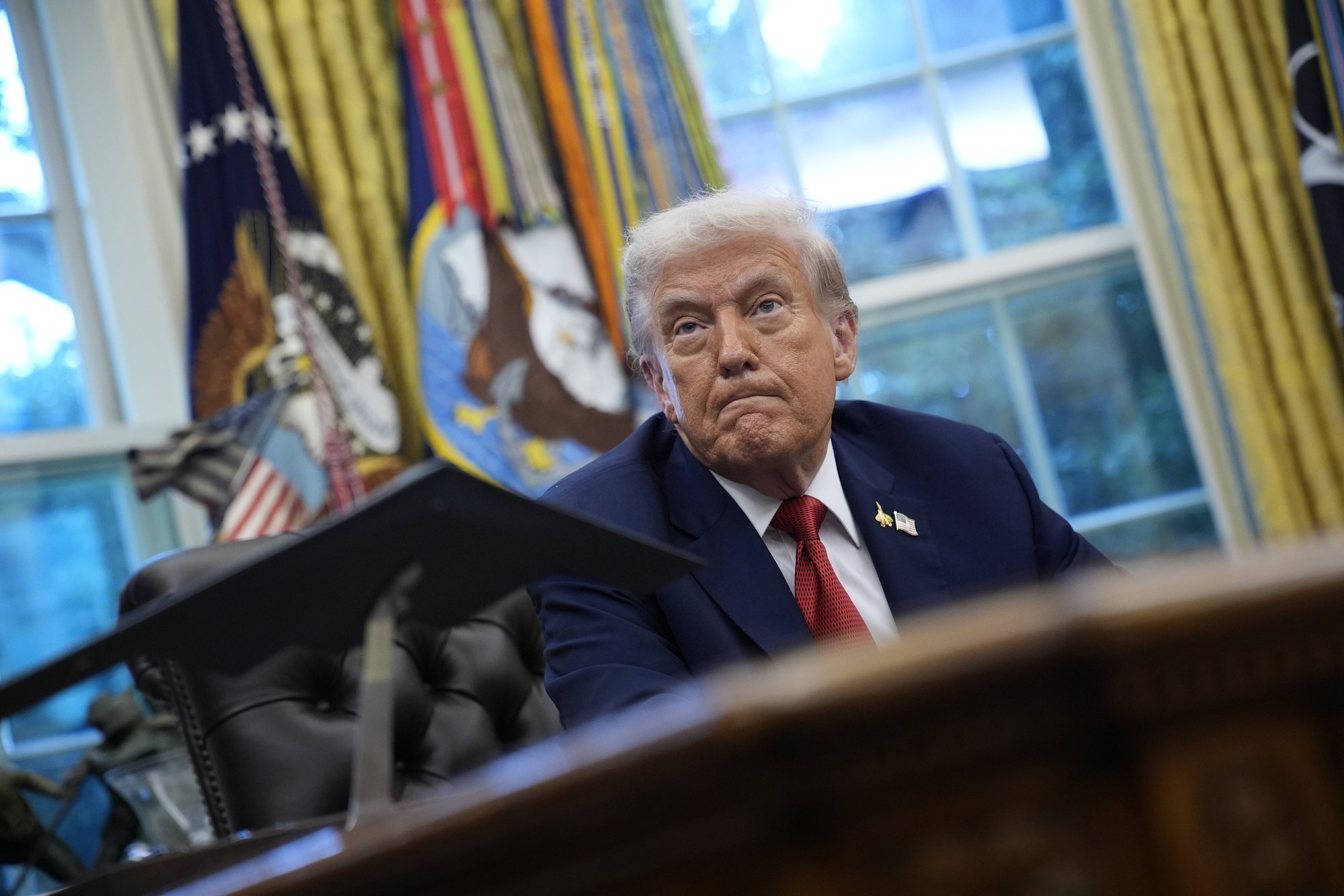 Trump kehtestab uued tollid: ravimitootjatele 100-protsendiline tariif, löögi all ka mööbel ja veokid