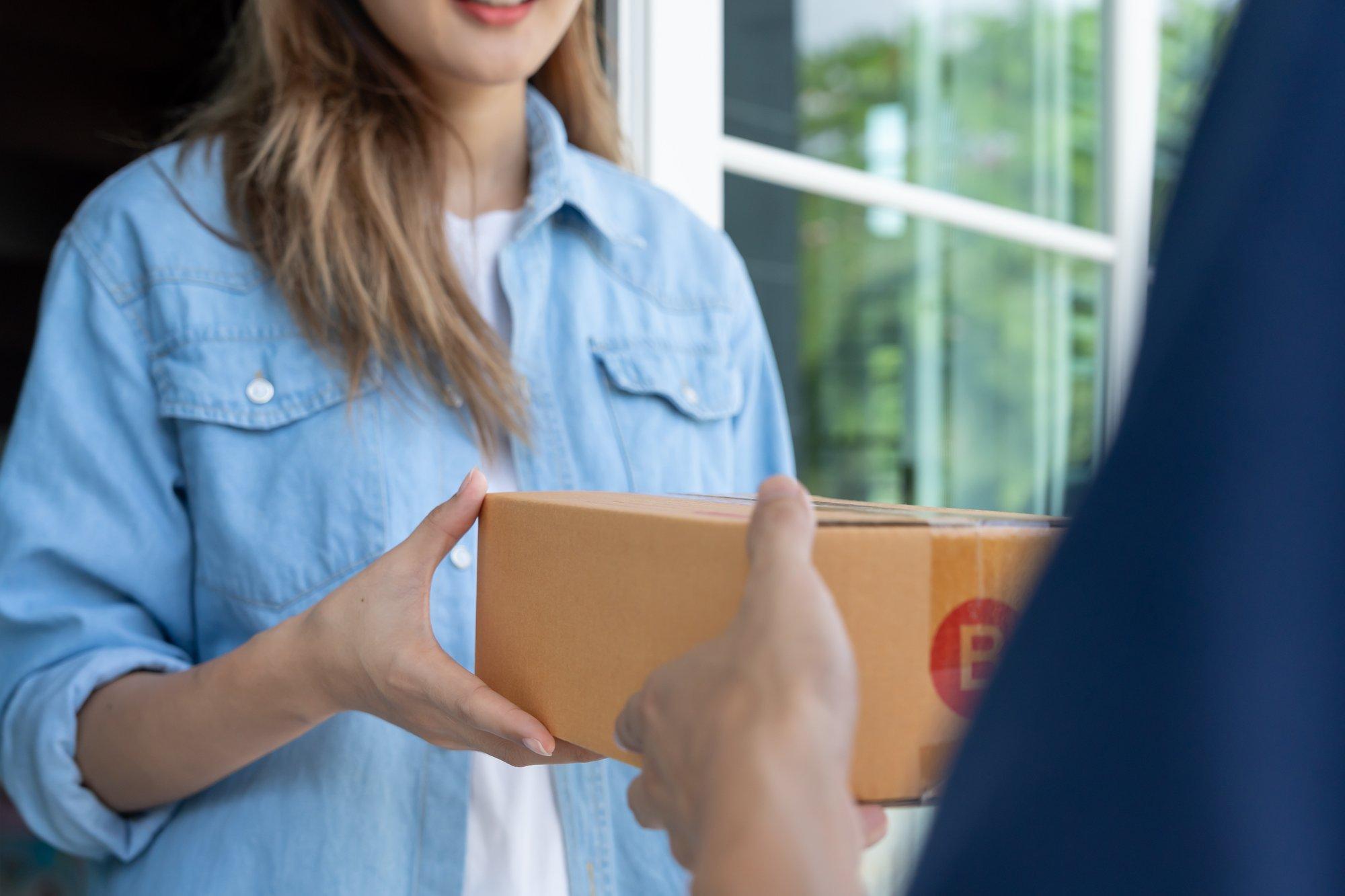 Klient tellis kalli telefoni, kuid kuller toimetas kohale tühja paki. Müüja pesi käed vastutusest puhtaks