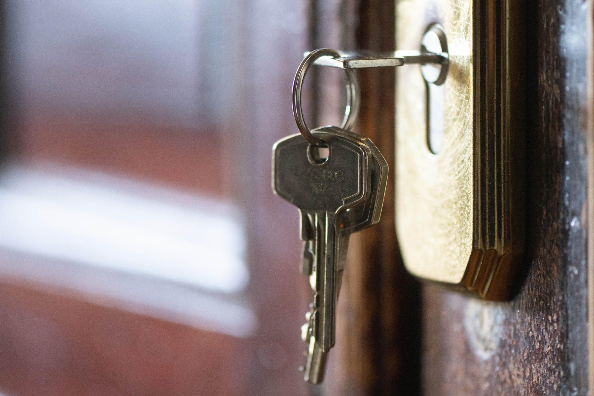 Üürileandja andis kodust lahkumiseks 12 päeva. Kui kiiret väljakolimist võib üürnikult nõuda?