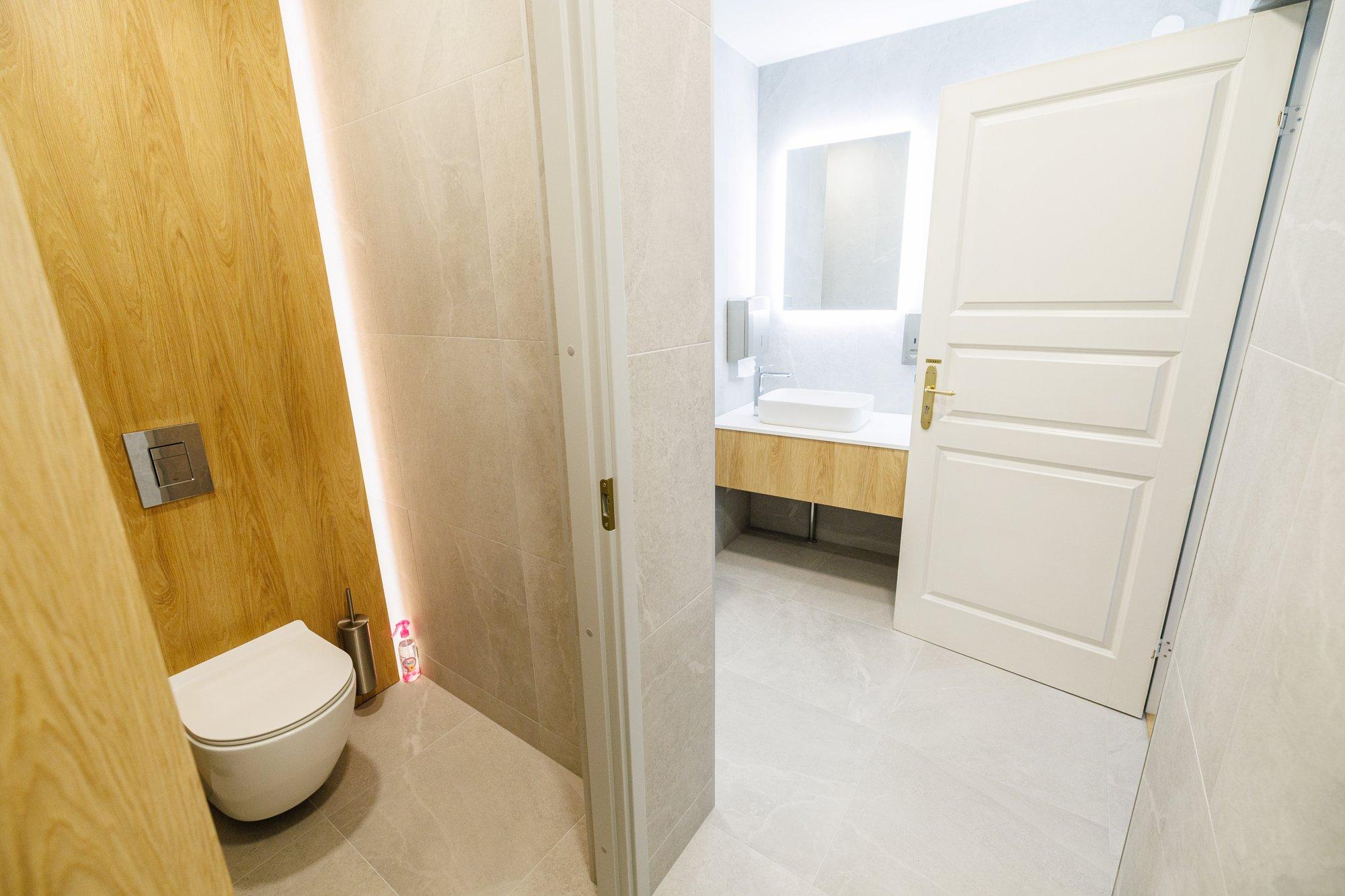 FOTOD | Pakosta pole rahul Stenbocki maja renoveeritud tualetiga. „Remont oli ülipeen ja ebavajalik“