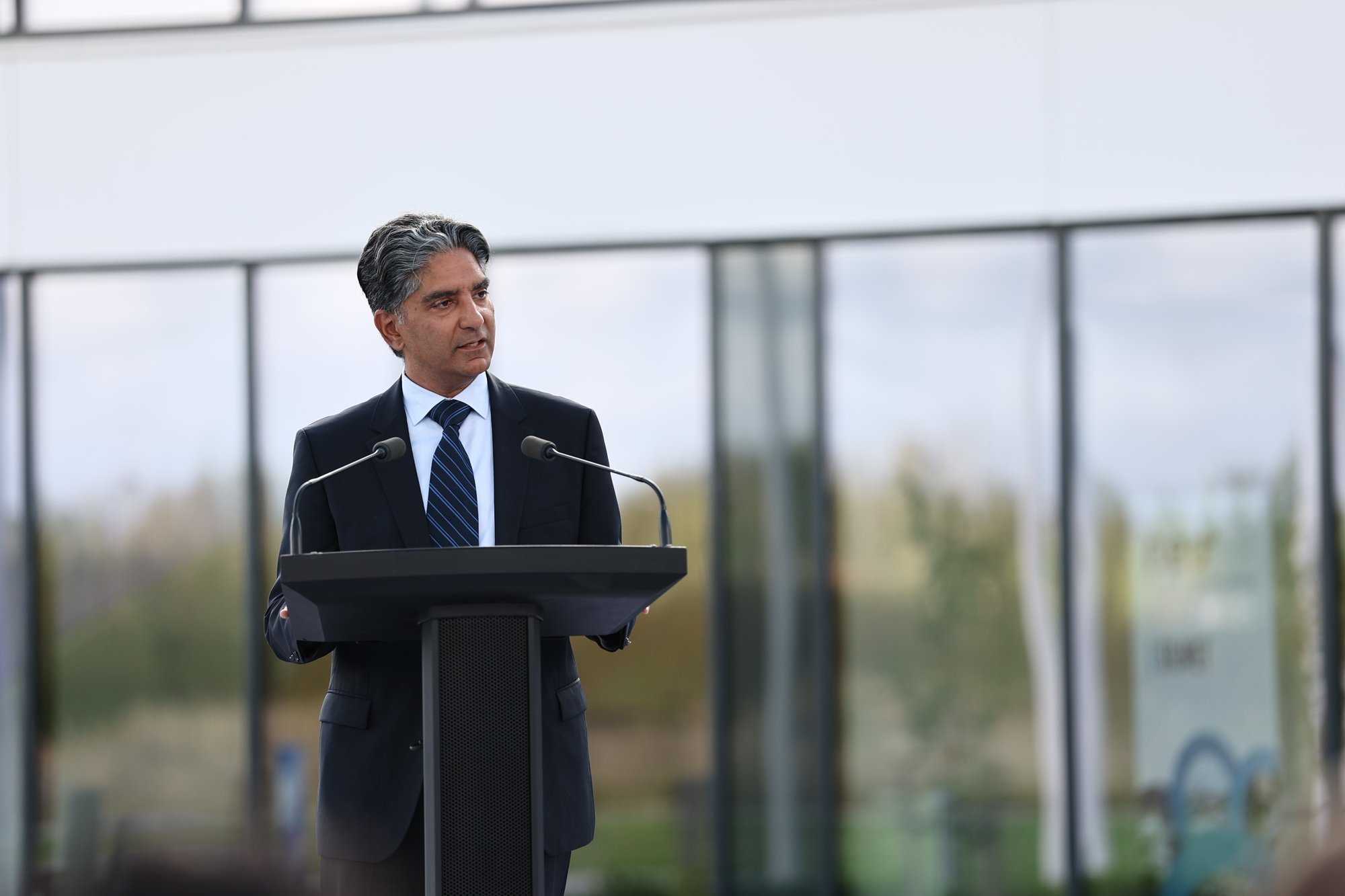 Narva 100 miljonit eurot investeerinud tippjuht: meie tooteid hakkavad kasutama suurimad auto- ja tuulikutootjad