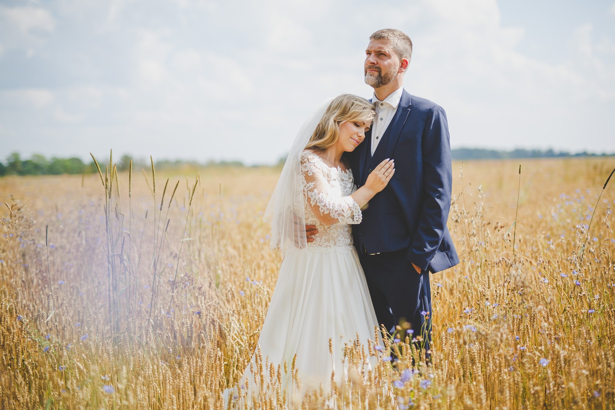 Siim Pohlak ja laulja Renate sõudsid abieluranda. „Pulmapidu pidasime hubases õhkkonnas koduõuel“