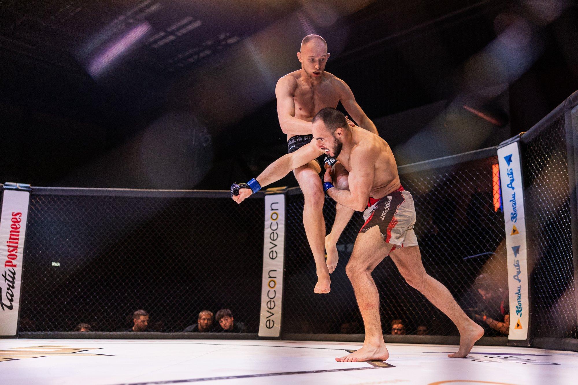 BLOGI JA FOTOD | Evecon Raju 18: Tõniste kaotas esimese raundi käelukuga, peamatši võitnud Astur jätkab MMA karjääris võitmatuna