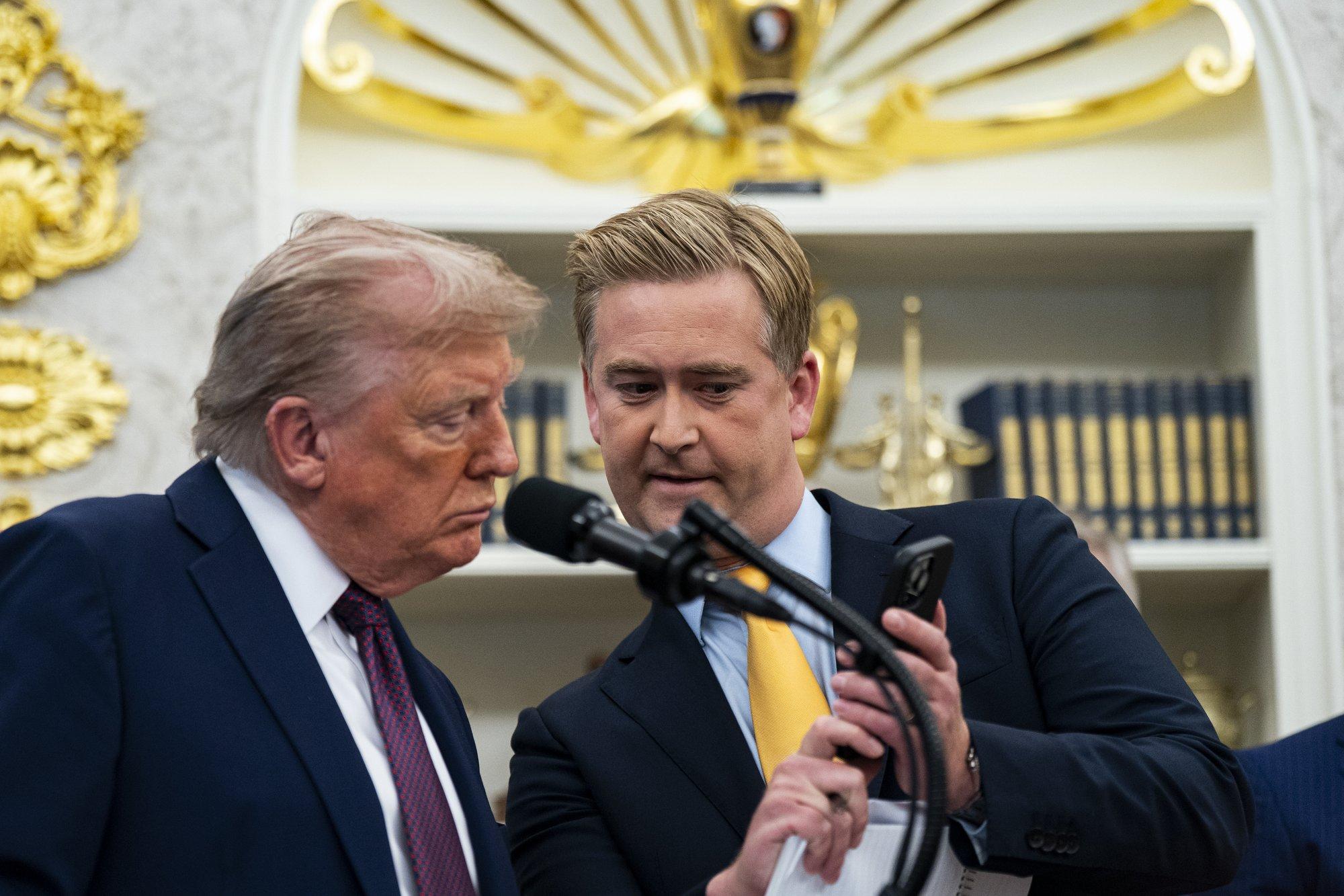 VIDEOD | Salapärane lugu Valges Majas. Keegi viskas midagi õue, anti selgitus ja nüüd eitab Trump sedagi