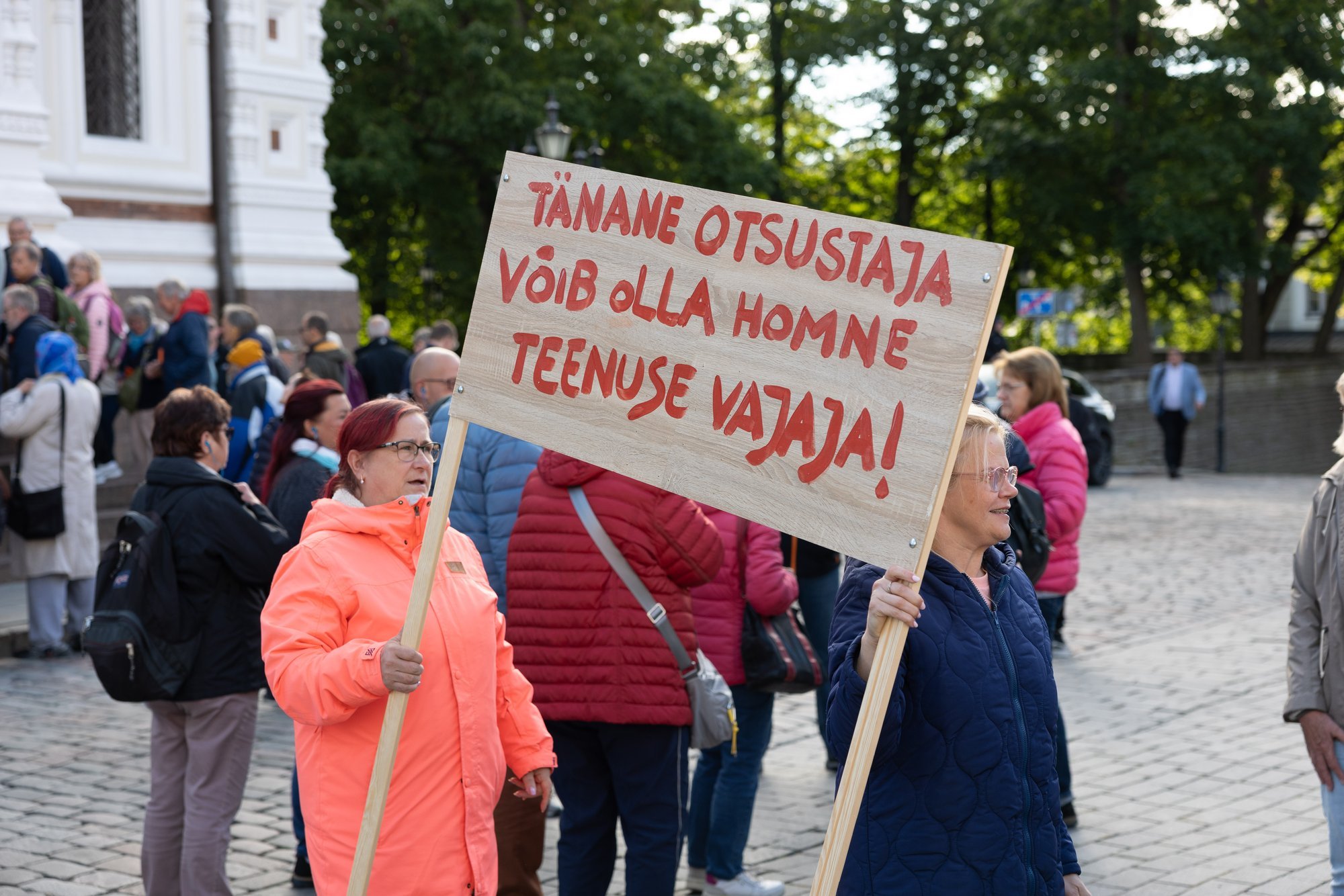 Maarja Krais-Leosk ja Kristi Kähär: olukord on kriitiline. Kas põhiseadus erihoolekandeteenuste korraldusele ei kehti?