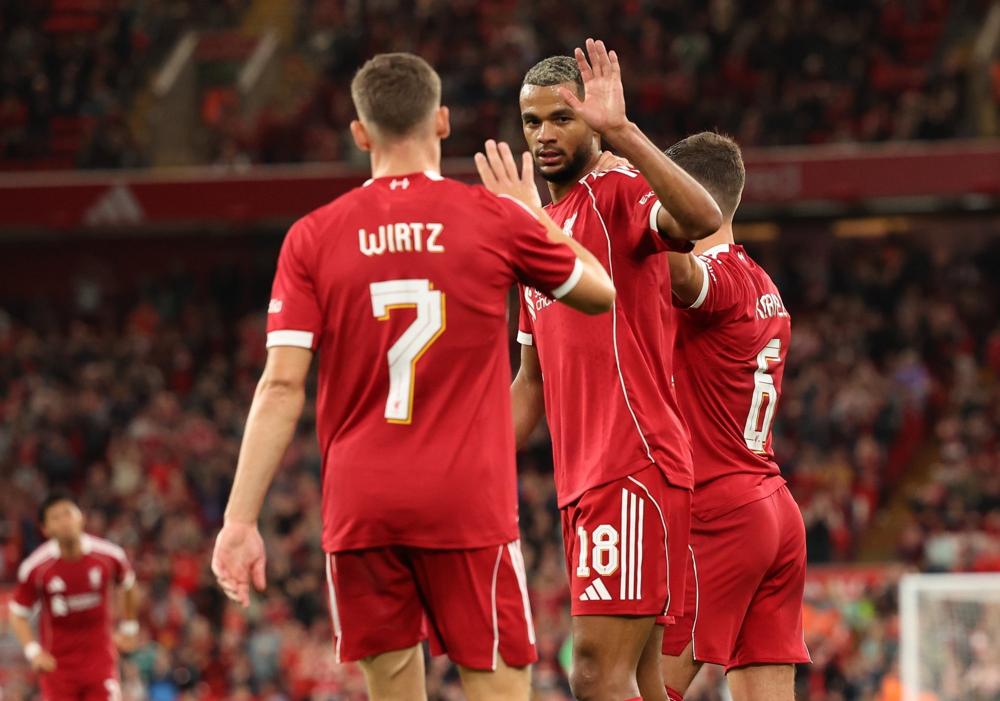 ML-i PÄEVIK | Uus hooaeg toob ajalooliselt pika lennureisi, teekonna põhjapolaarjoone taha ning rekordiliselt inglasi