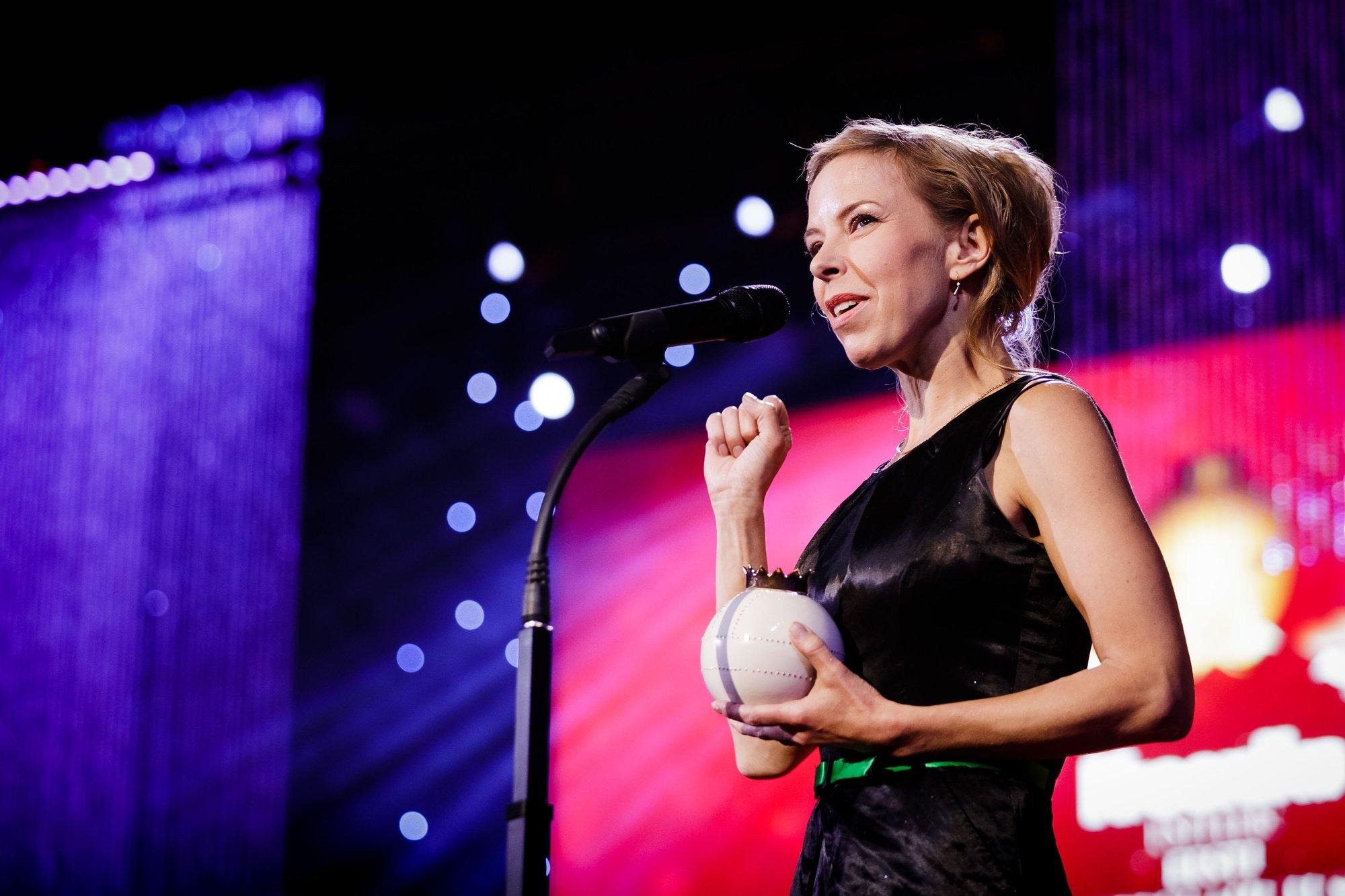 FOTO | Nii suur juba! Kadri Rämmeld jäi Endla teatri peol koos pojaga pildile