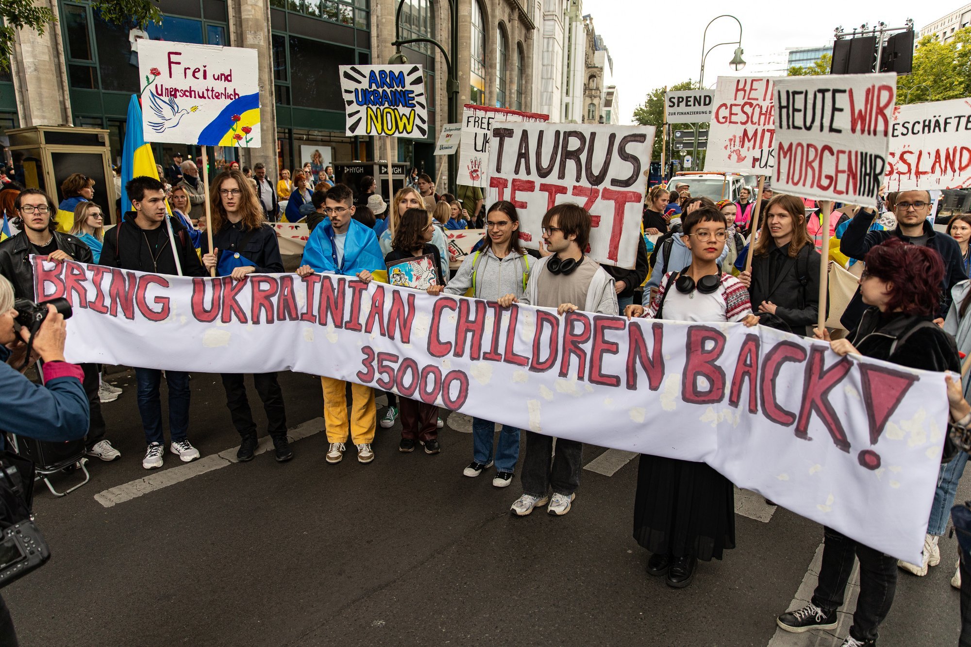 Aruanne: Venemaal on Ukraina laste ümberõpetamiseks 200 laagrist koosnev võrgustik