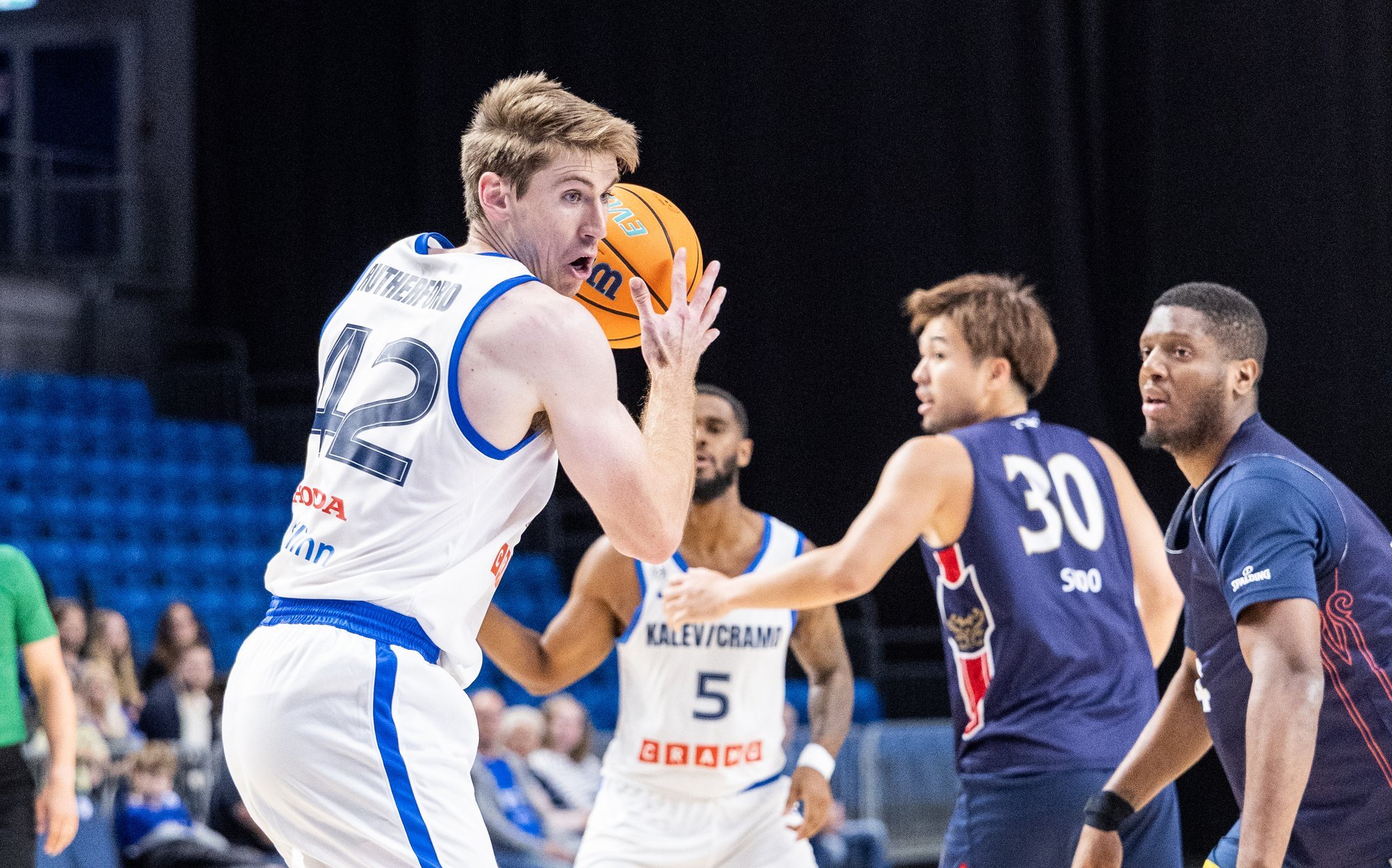 DELFI FOTOD | Kalev/Cramo võttis Yokohama vastu suureskoorilise võidu