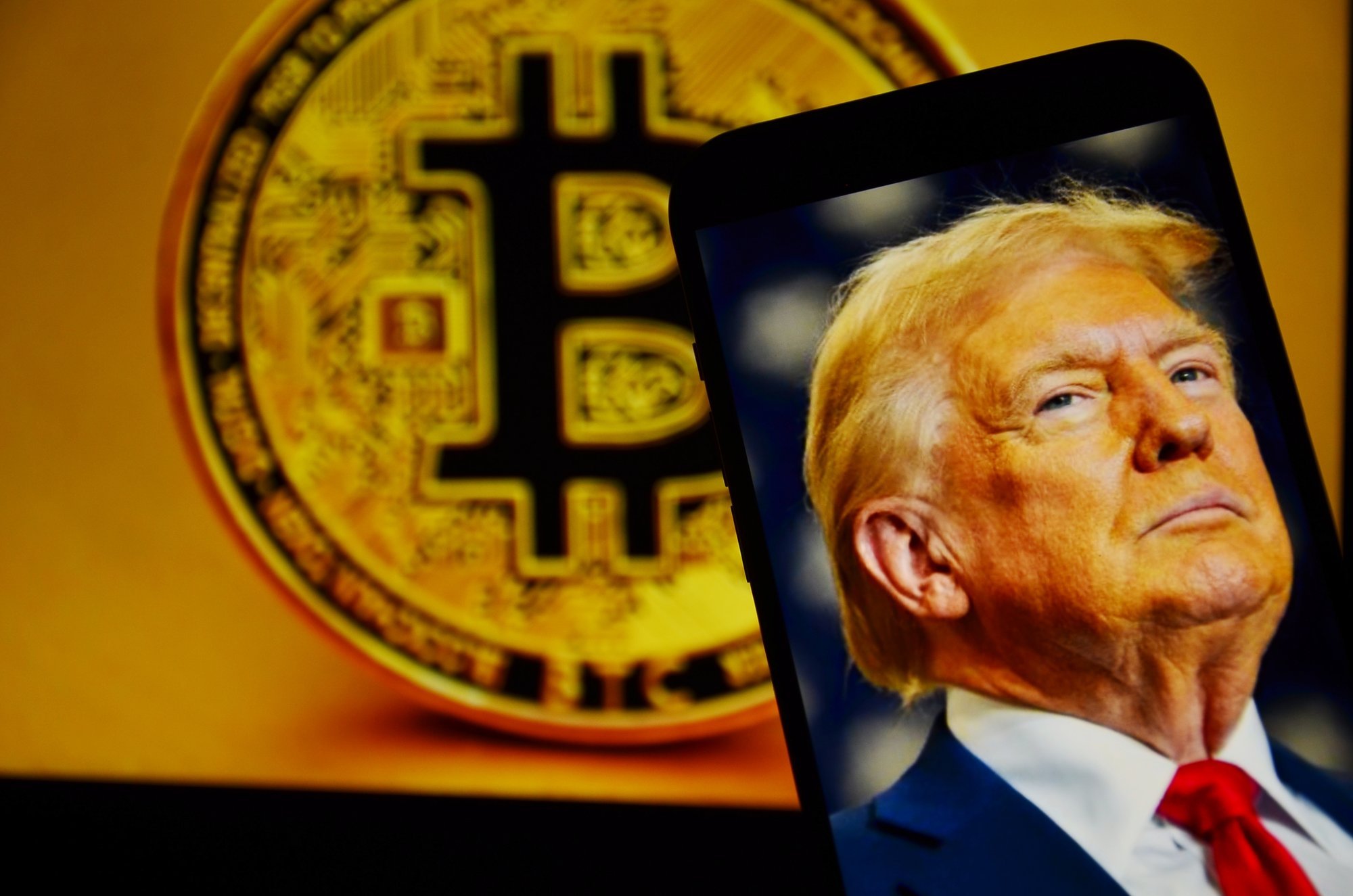 Kas Trump saaks USA hiigelvõla krüptoga nullida? Eesti eksperdid selgitavad vandenõuteooria tagamaid