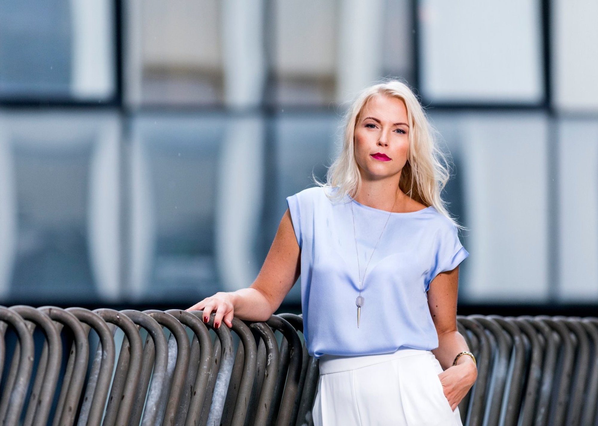 Liisu Lass stereotüüpidest, mis käivad ilusate, blondide ja tarkade naiste kohta: vahel on just sookaaslased need, kes kõige rohkem ussitavad