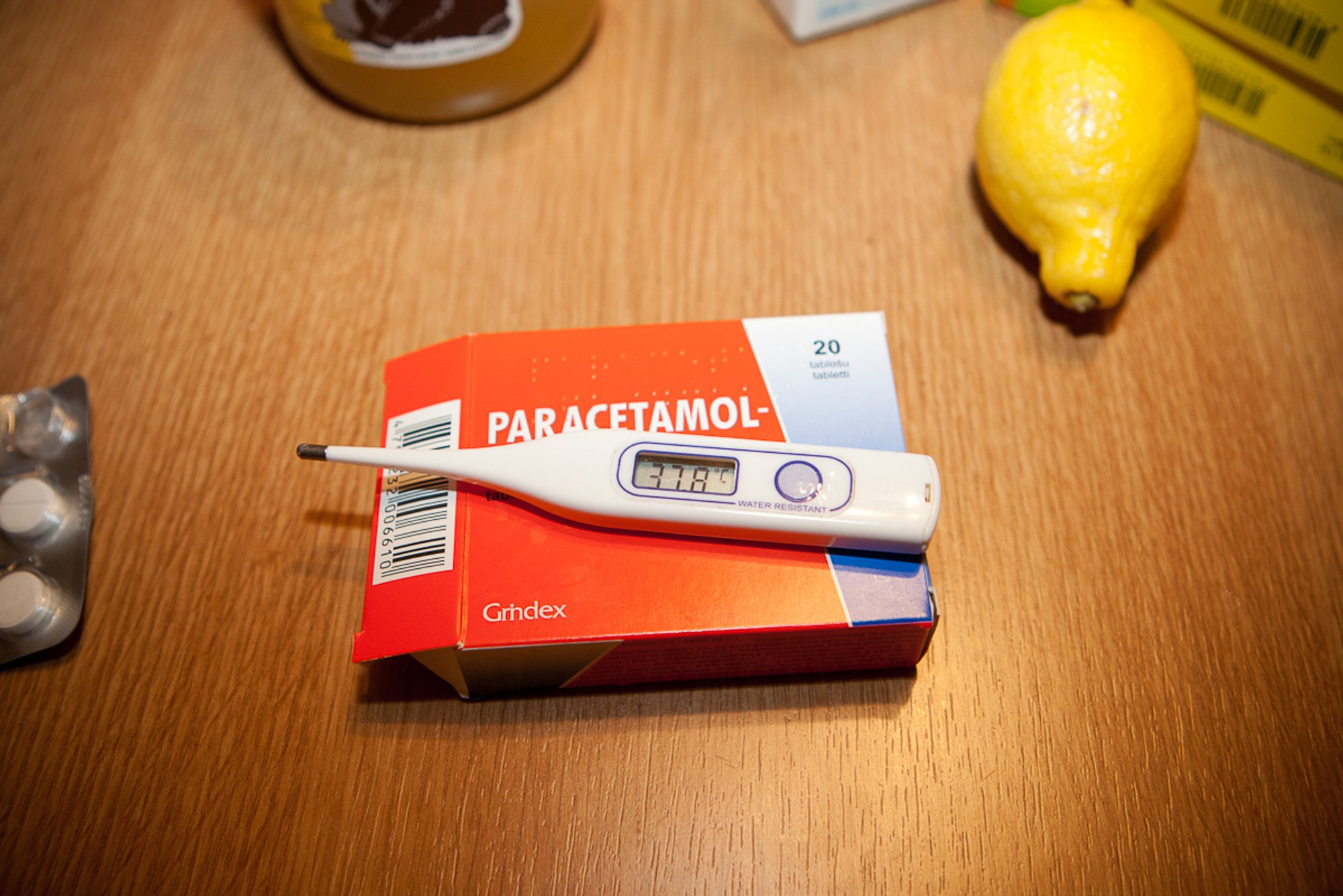 Eestis levib uus koroonatüvi: apteeker tuletab meelde viiruskaitse põhitõed. Mis peaks olema koduses ravimikapis?