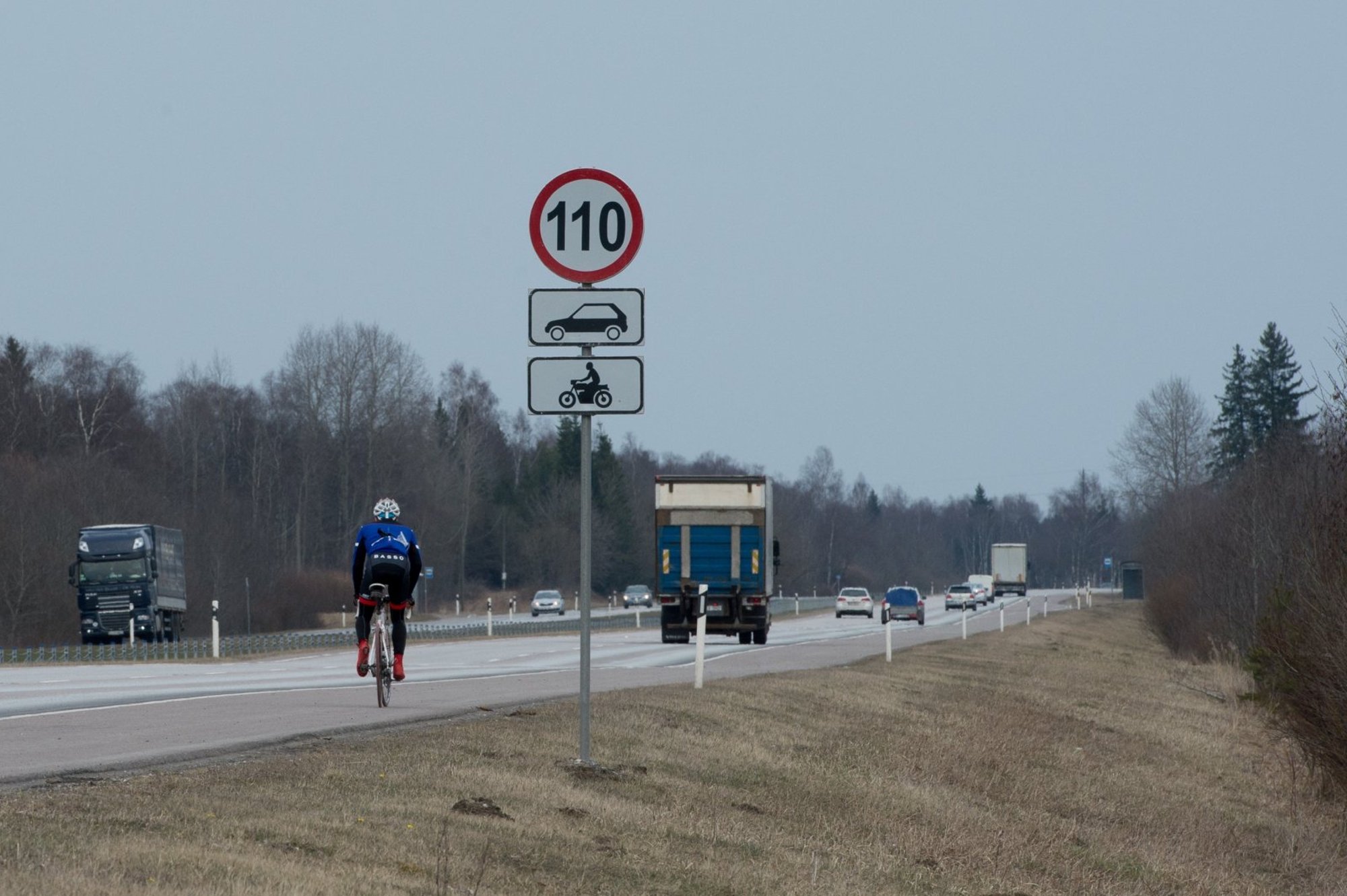 KOLUMN | Tuleme nõukogude ajast tänapäeva! Kiirusepiirangule 90 km/h pole mingit põhjendust