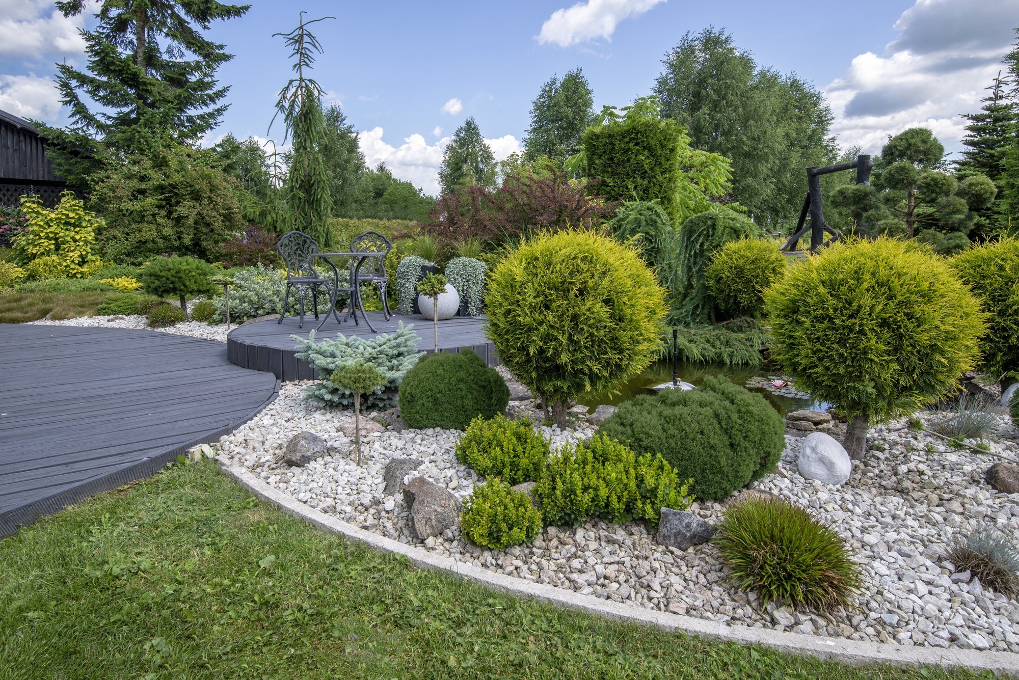 Okaspuud tuleb sügisel korda teha, et nad oleksid kevadel ilusad