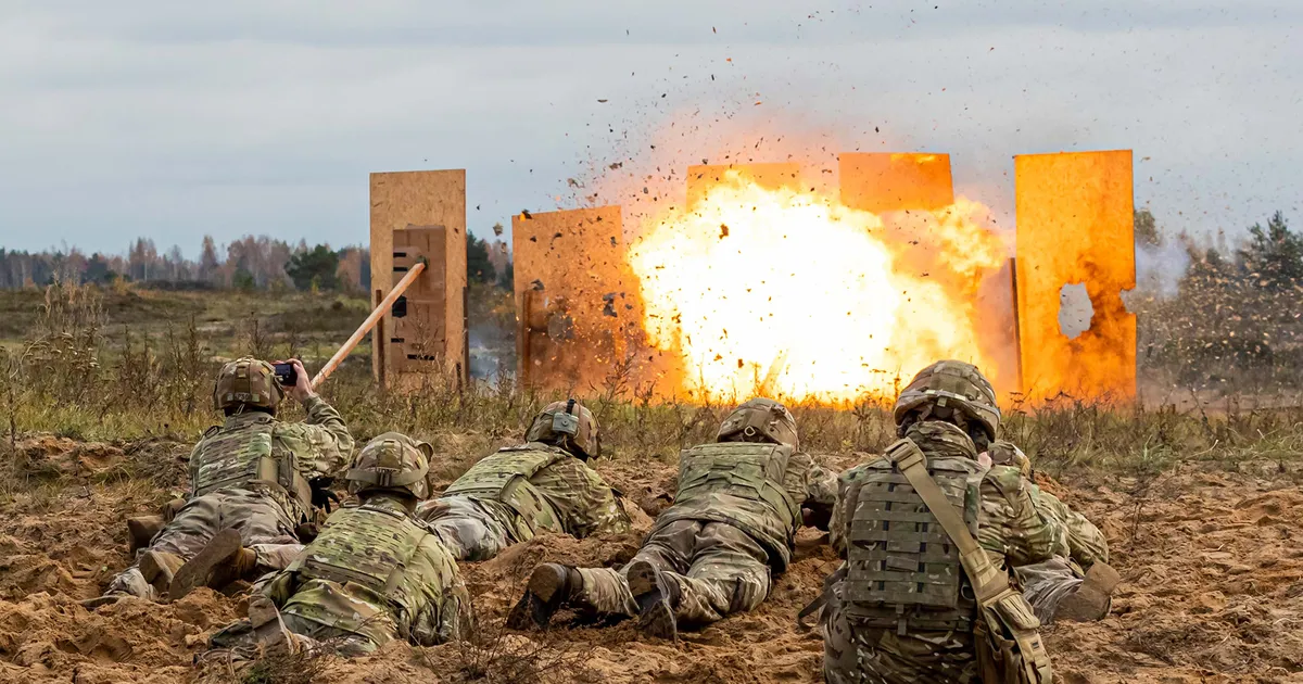 Trump käskis sõjaväelastele valitsuse seisaku jätkul palk välja maksta