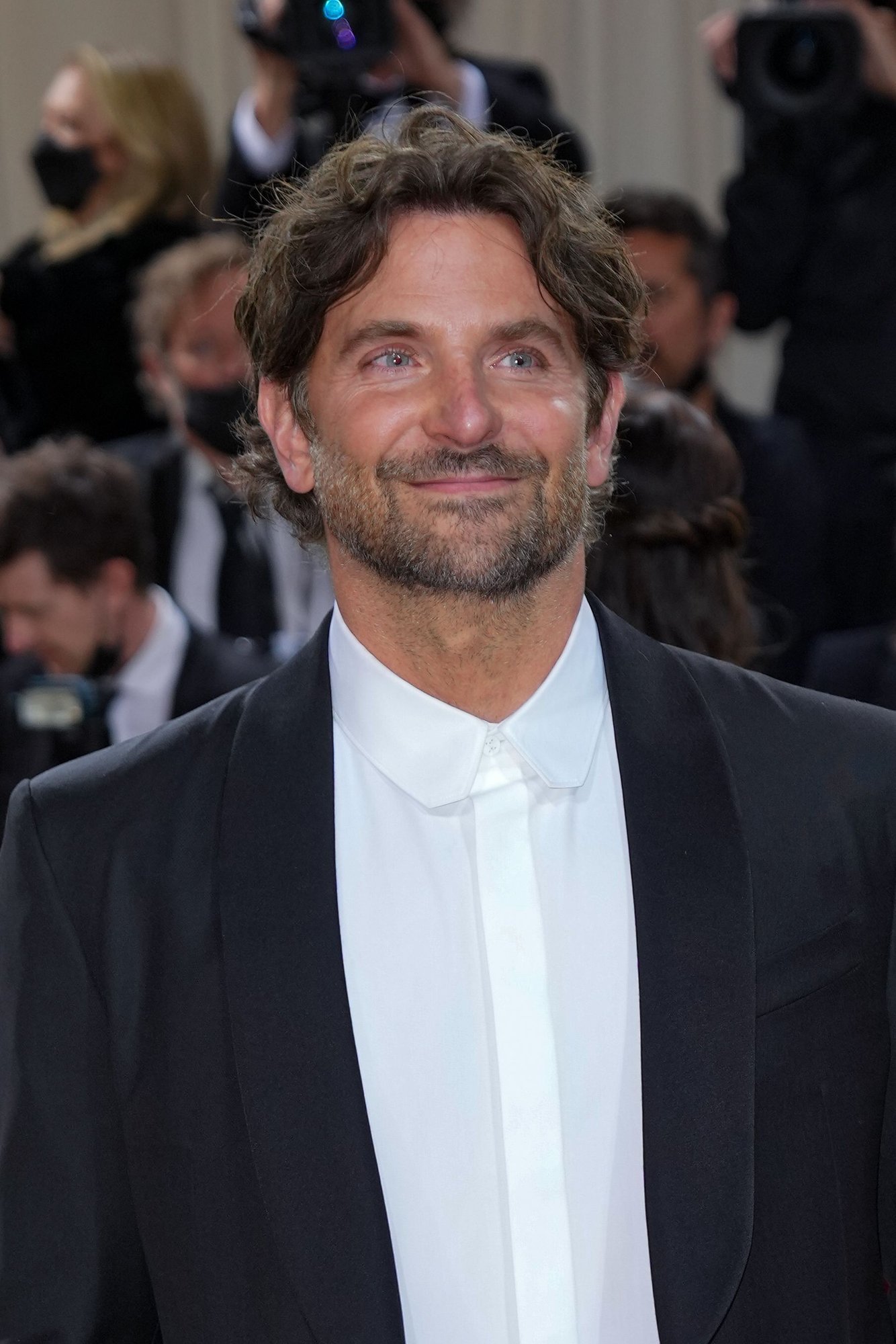 VÕRDLE | „Ma ei tunne teda enam äragi!“ Fännid kahtlustavad, et Bradley Cooper on käinud iluoperatsioonil