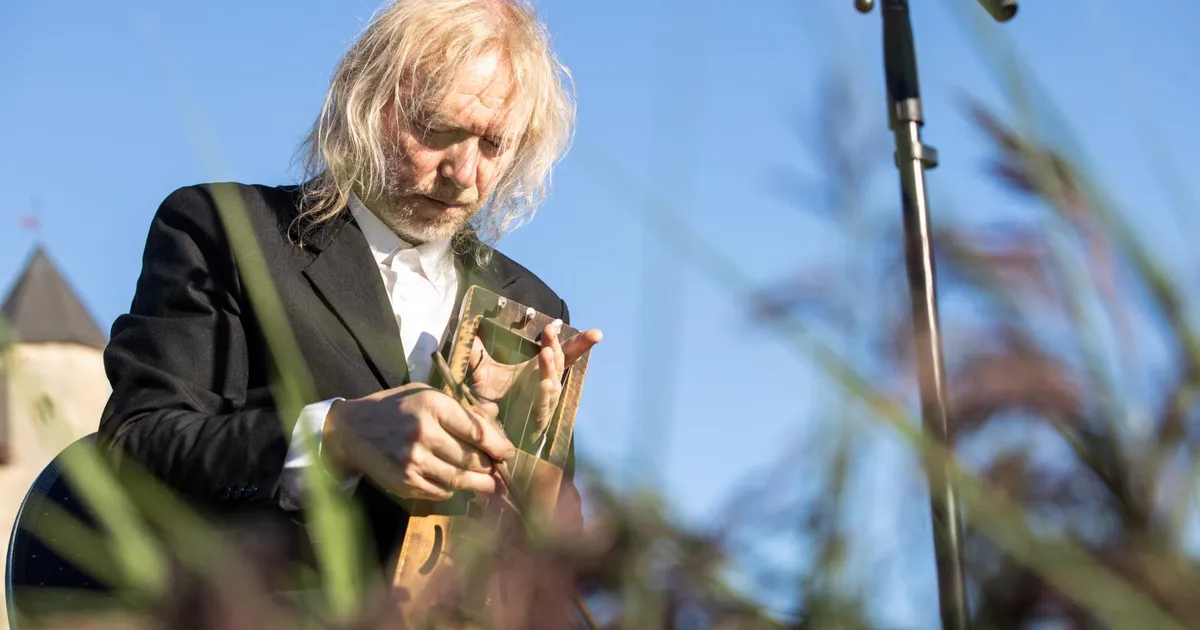 Puuluubi liige Ramo Teder tunnistab, et on muusika tegemise kõrvalt teinud ka muid töid