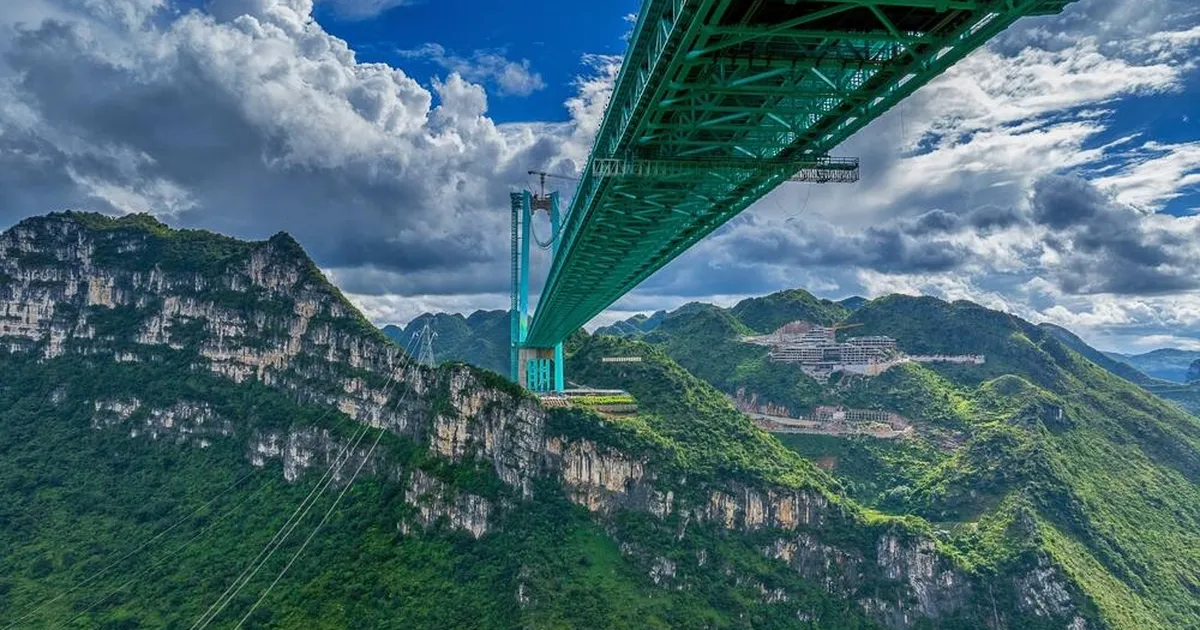 Hiina avas maailma kõrgeima silla – mägiteekond lühenes kahelt tunnilt kahe minutini
