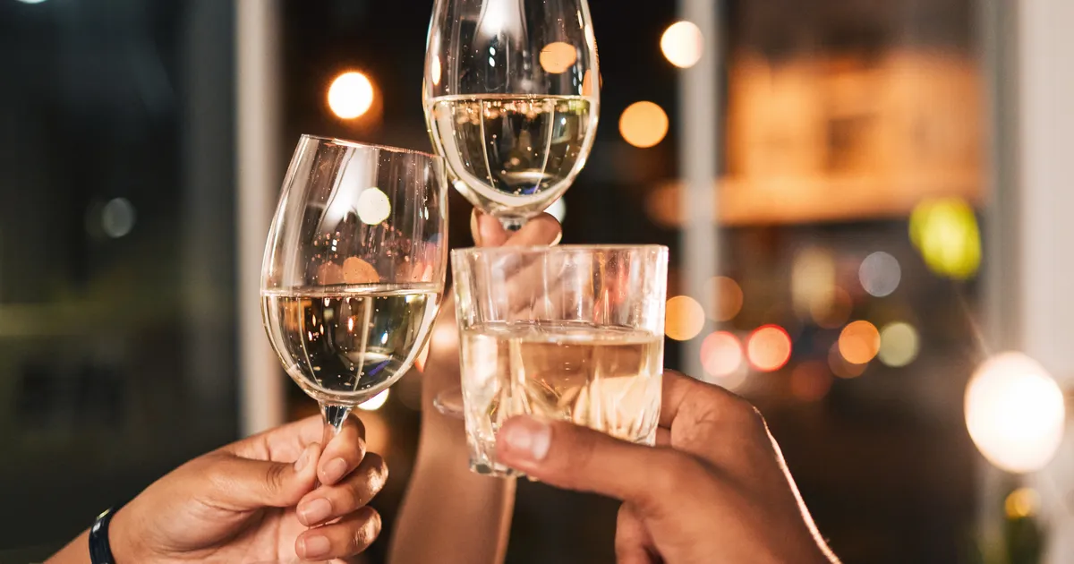 FOTO JA VIDEO ⟩ Töötukassa Pärnumaa osakonna kabinetis tarvitati alkoholi, asutuse sõnul on tegemist endiste töötajatega