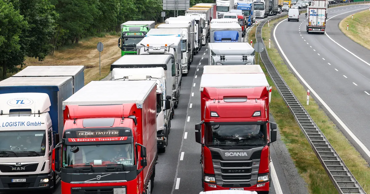 Poola pikendab aprillini kontrolli Saksa piiril