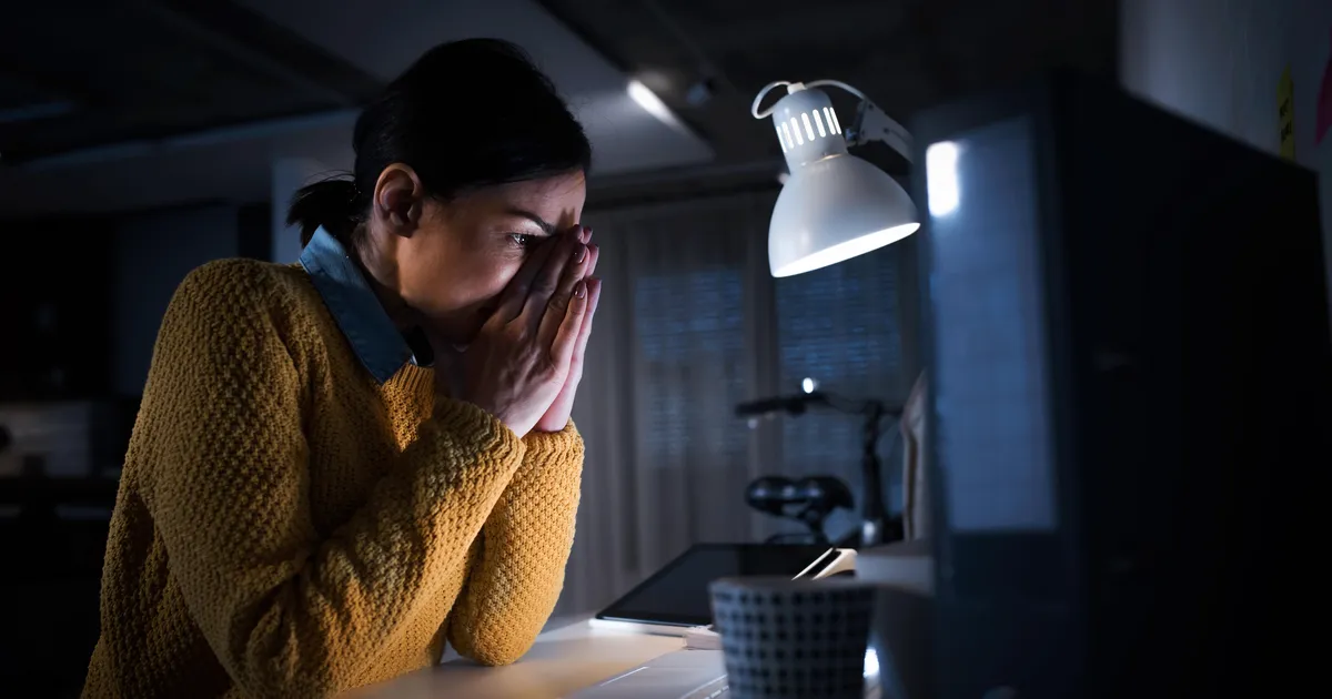 Valgel hobusel saabuvat printsi ootava naise unistus purunes, kui tema postkasti potsatas ootamatu kiri